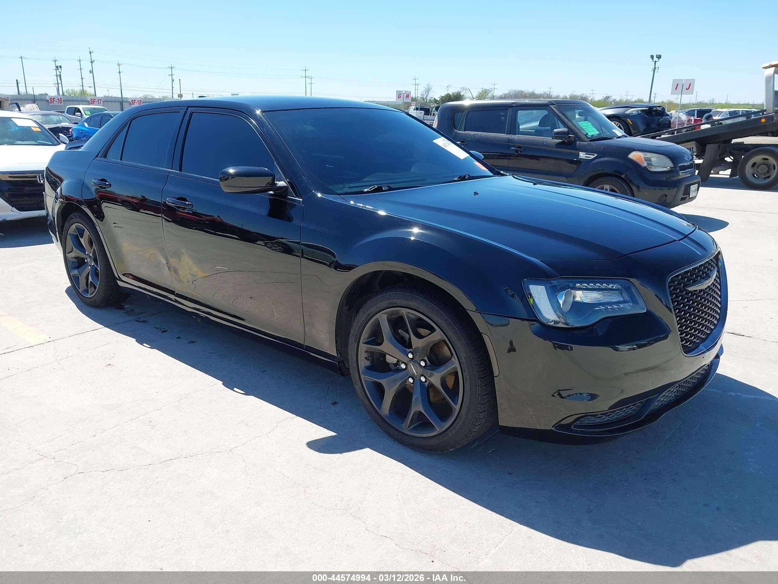 2023 Chrysler 300 Touring, VIN 2C3CCAAG8PH552393 — Пожар в салоне