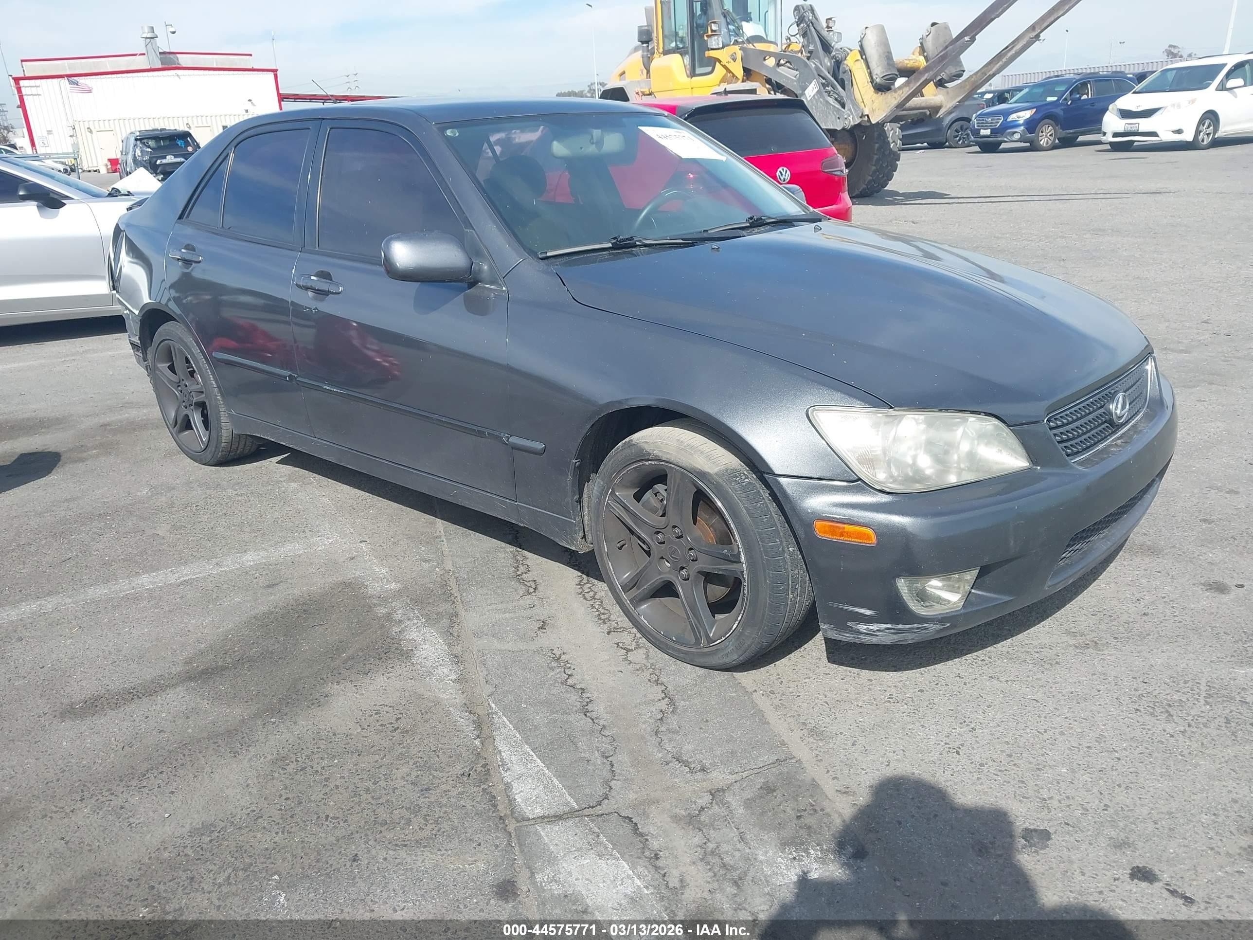 2005 Lexus IS 300, VIN JTHBD192650099498 — Rear end