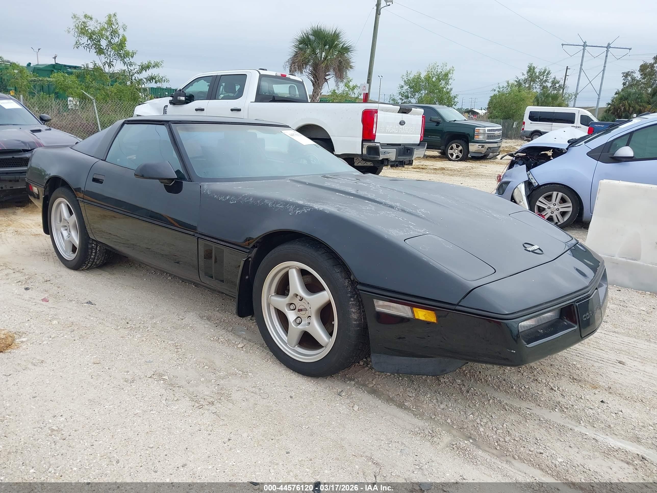 1988 Chevrolet Corvette, VIN 1G1YY2189J5101983 — Normal wear