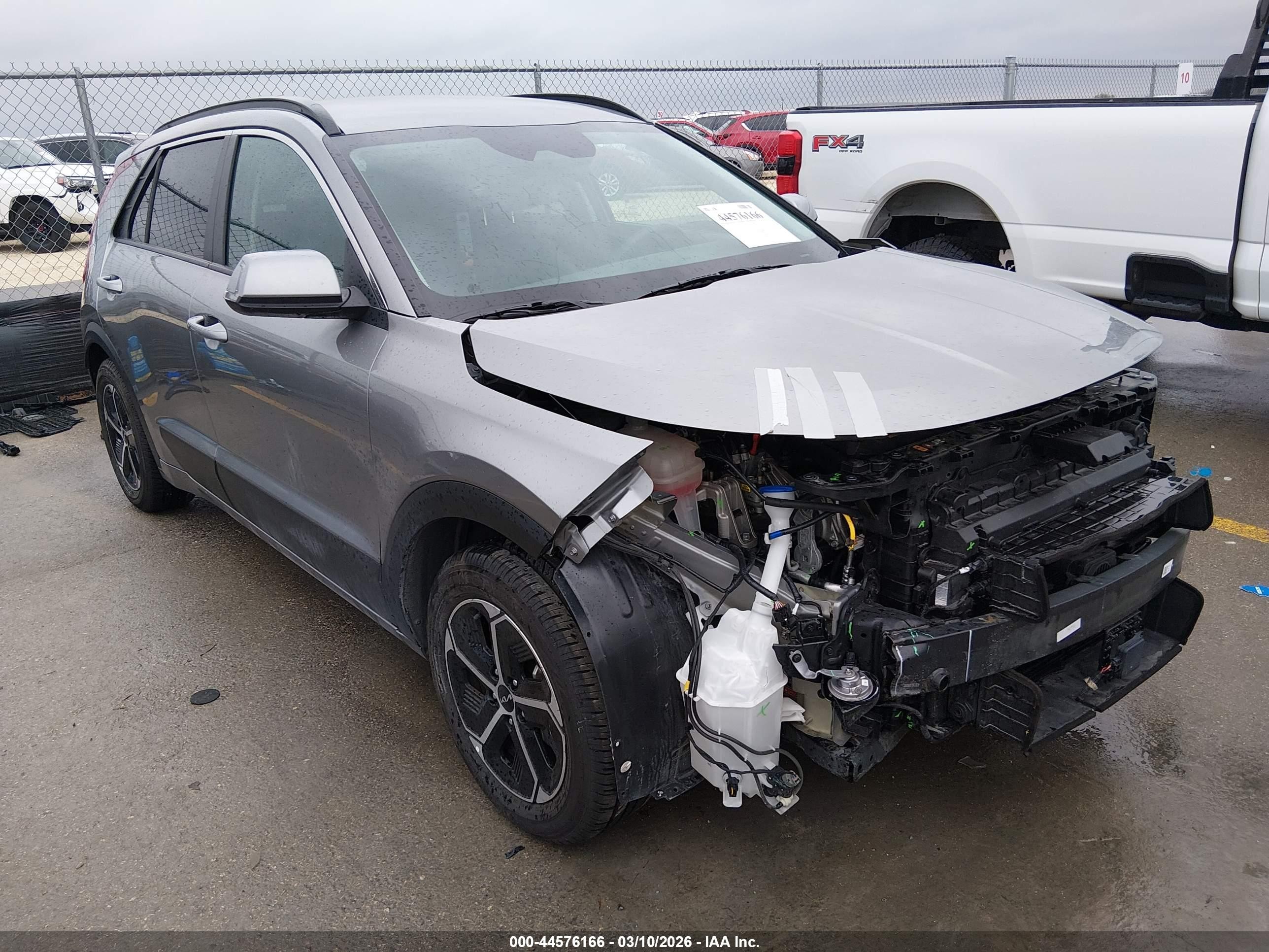 2023 Kia Niro EX, VIN KNDCR3LE7P5059121 — Front end