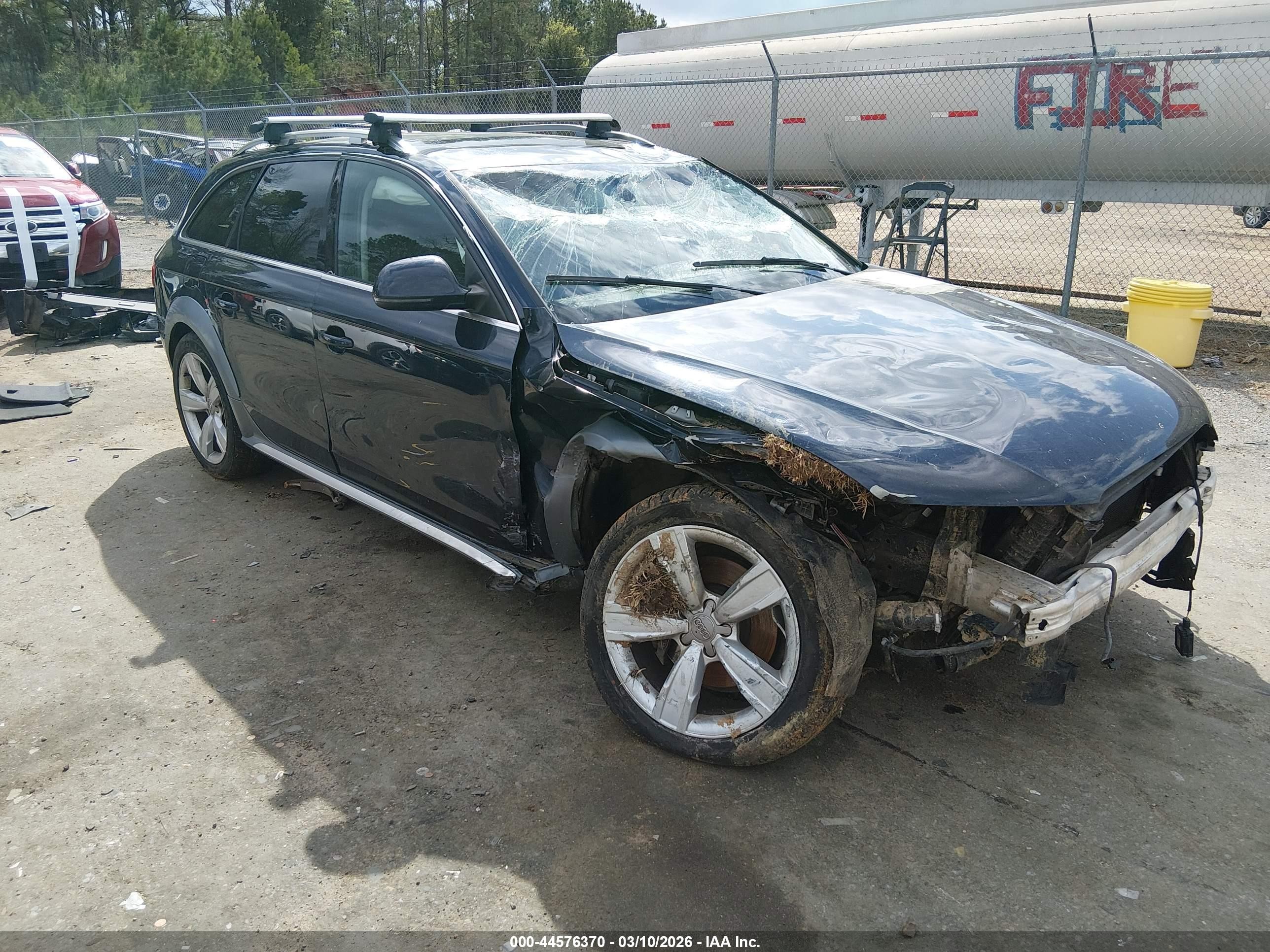 2016 Audi allroad A4 Premium, VIN WA1TFAFL8GA017713 — Front end