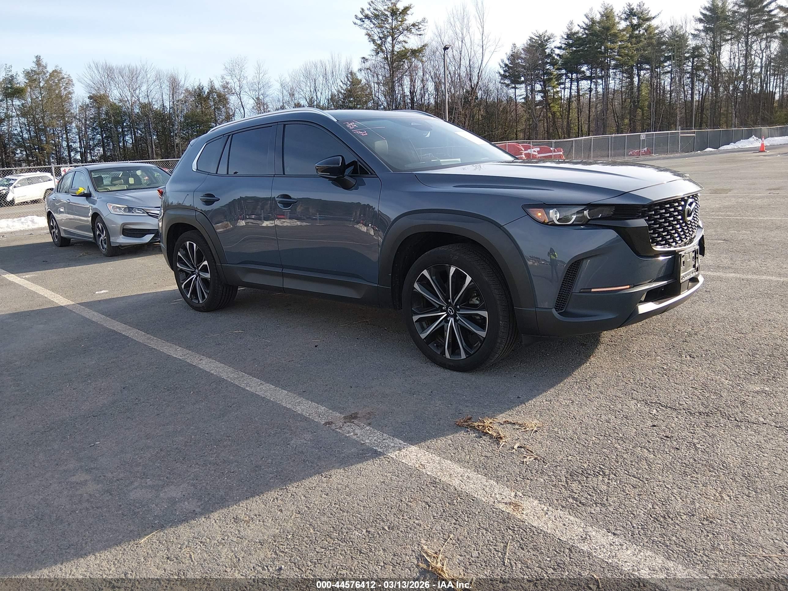 2025 Mazda CX-50 S Premium Plus, VIN 7MMVABEM8SN313426 — Front end