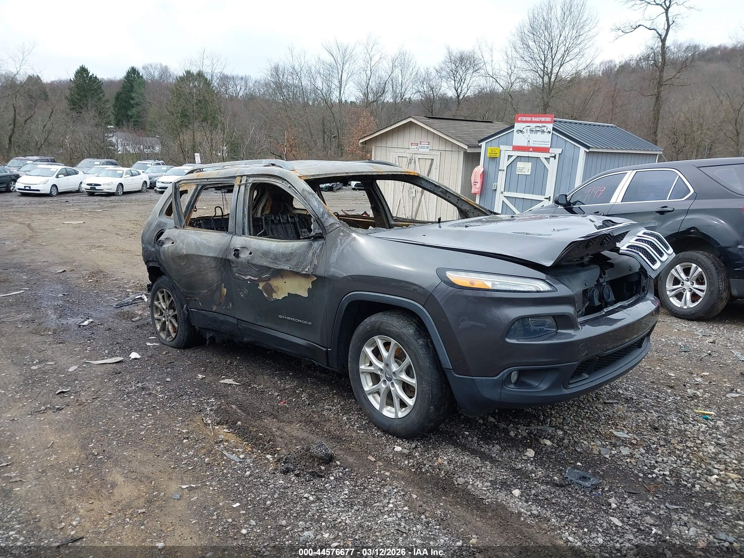 2014 Jeep Cherokee Latitude, VIN 1C4PJMCB7EW247584 — Пожар