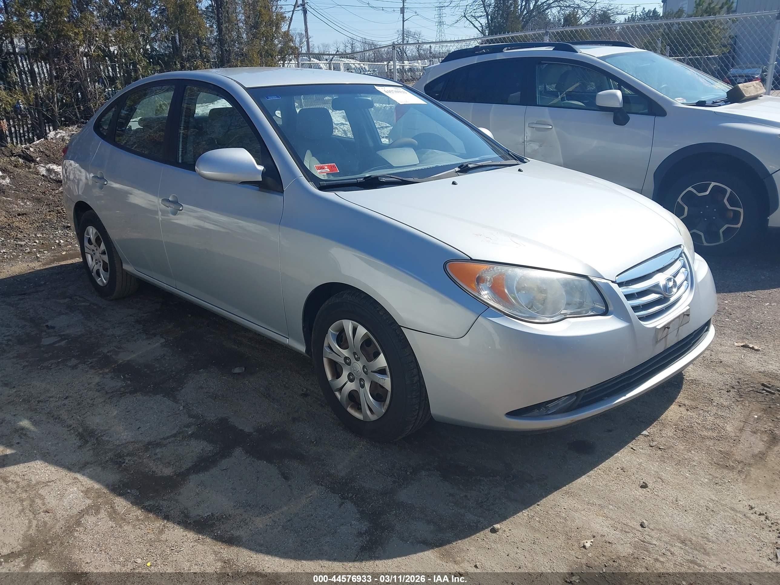 2010 Hyundai Elantra GLS, VIN KMHDU4AD2AU142757 — Side