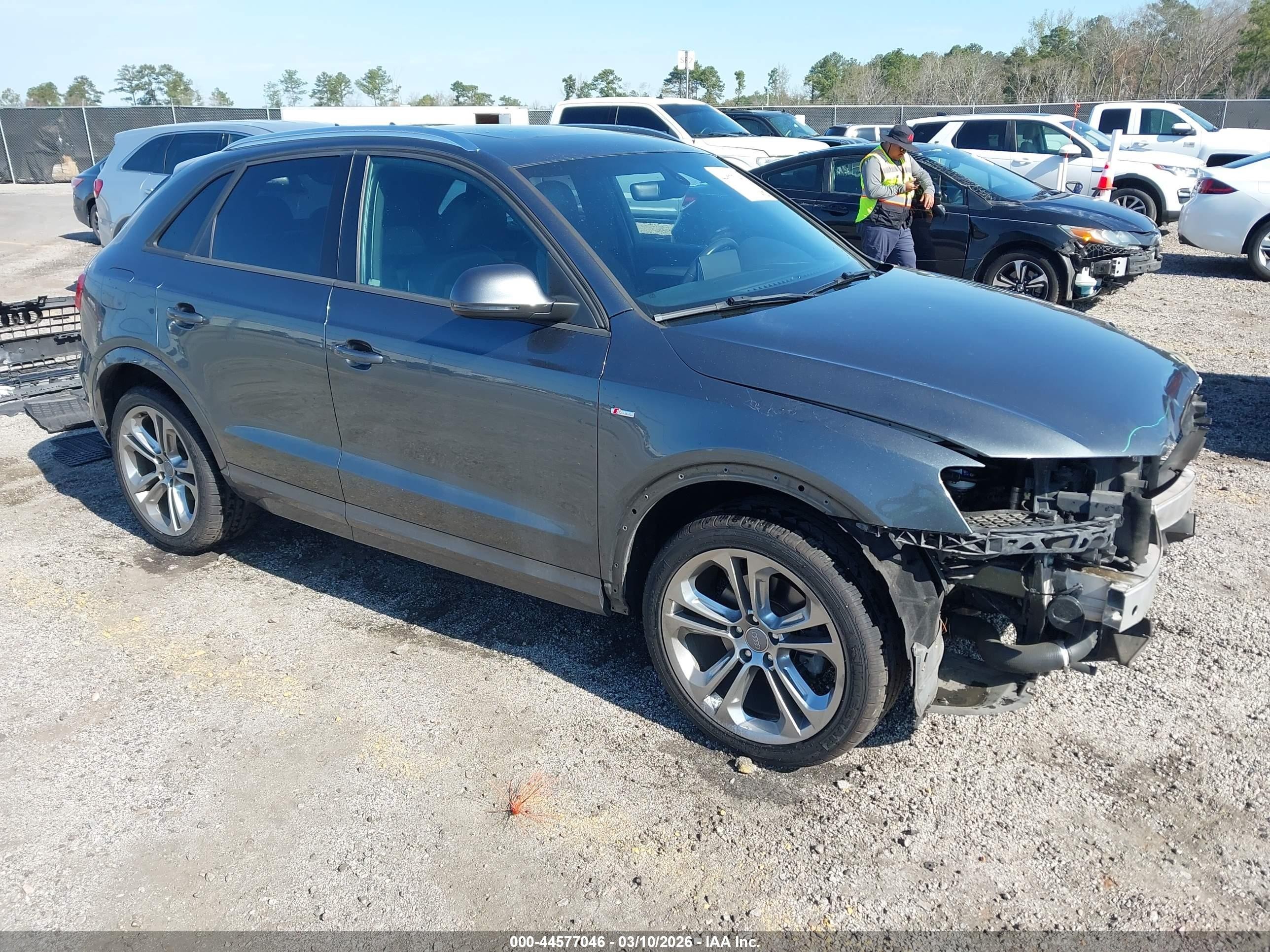2018 Audi Q3 Premium, VIN WA1ECCFS3JR024758 — Front end