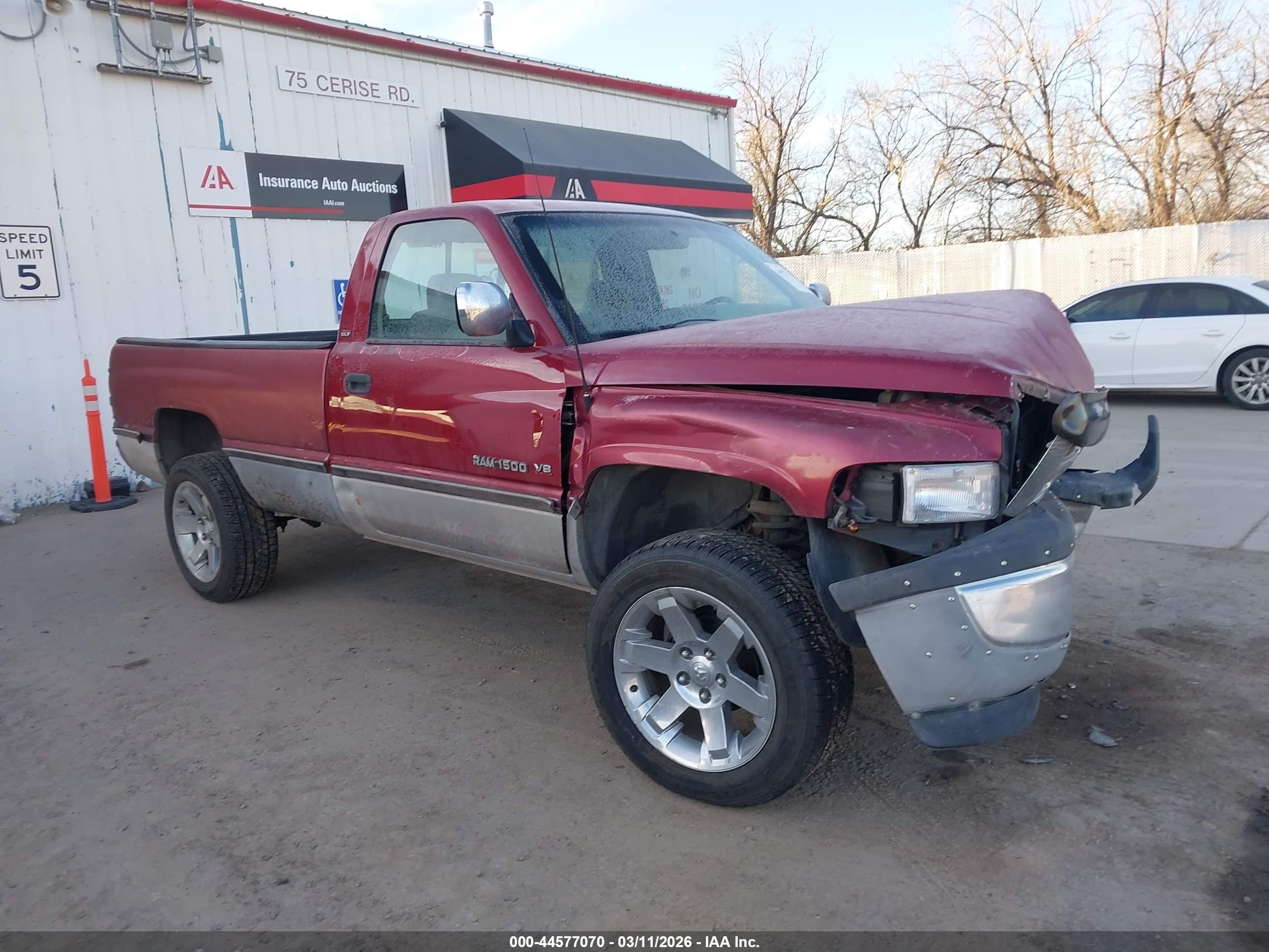 1996 Dodge 1500, VIN 1B7HF16ZXTS565023 — Перед