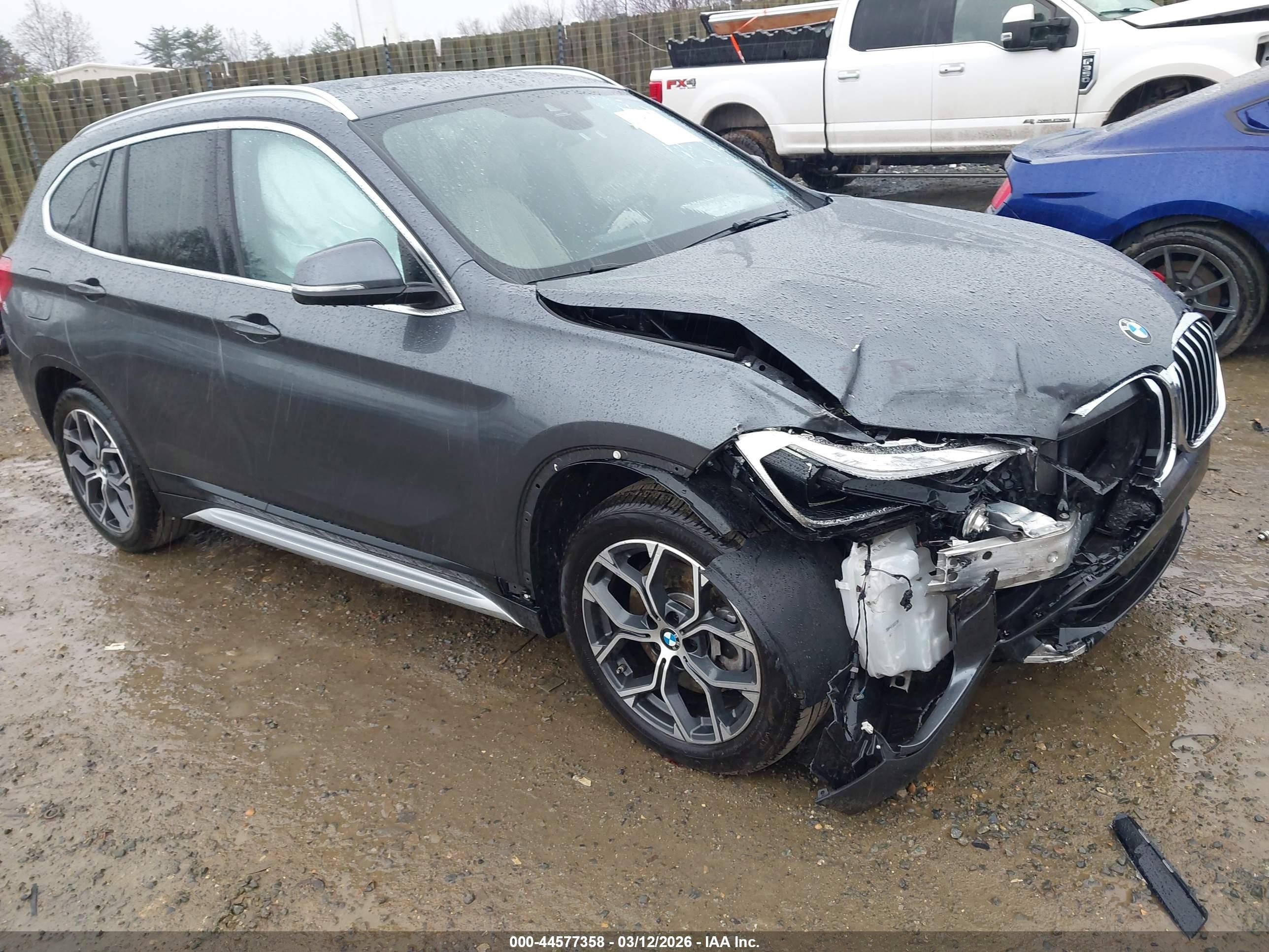 2022 BMW X1 xDrive28i, VIN WBXJG9C02N5V20634 — Front end