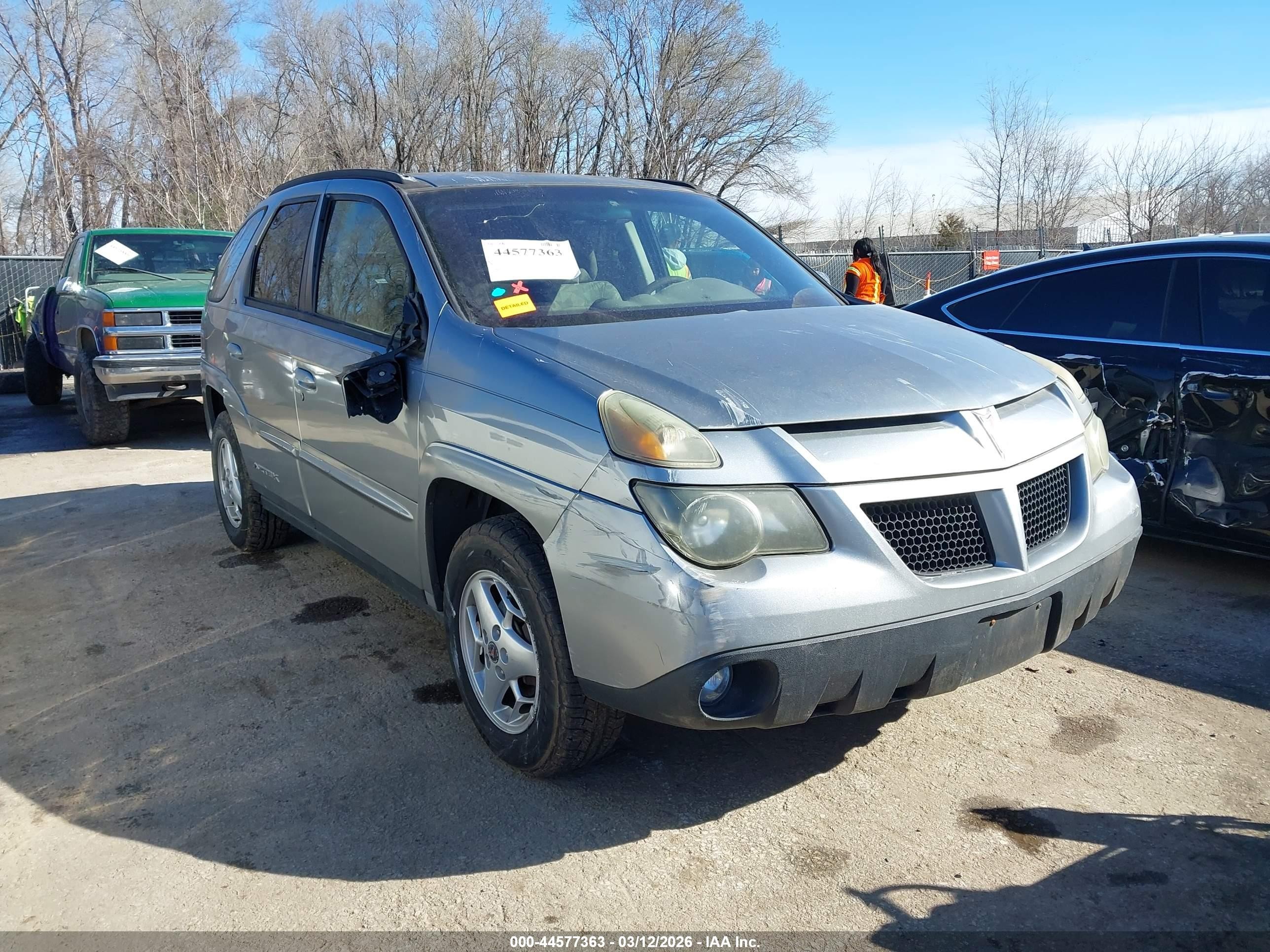 2003 Pontiac Aztek, VIN 3G7DA03E43S514838 — Front end