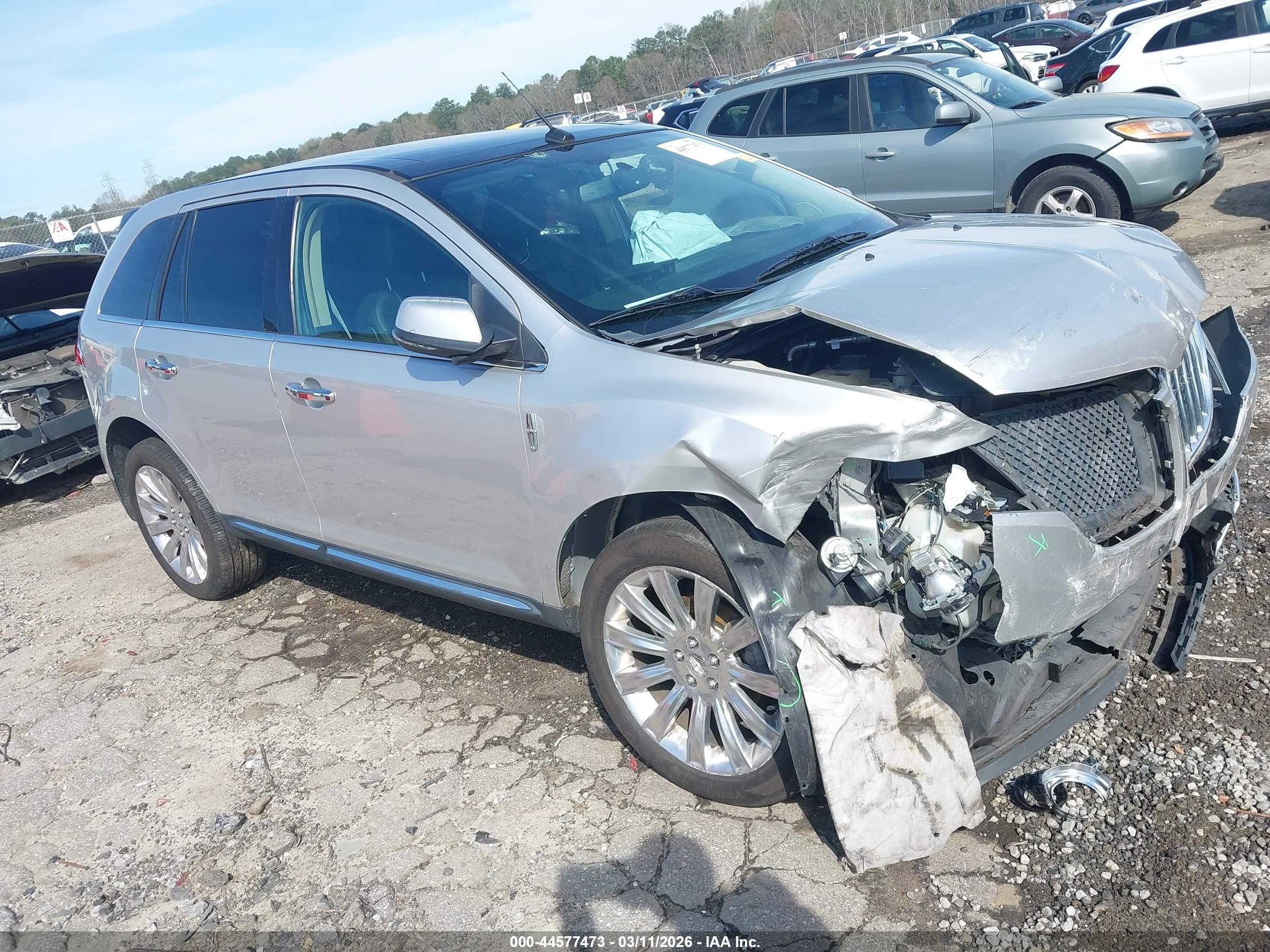 2015 Lincoln MKX, VIN 2LMDJ8JK8FBL33972 — Front end