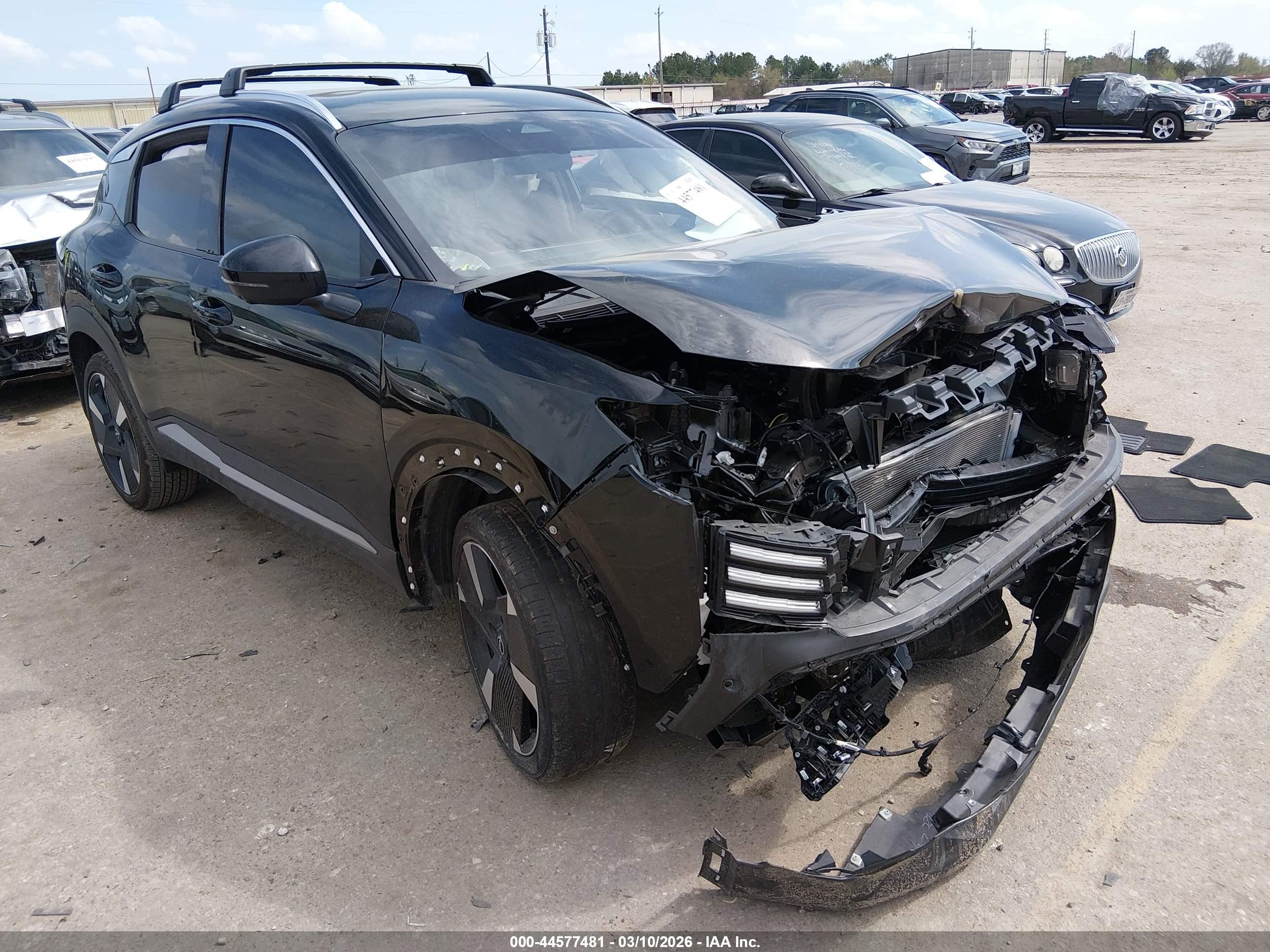 2025 Nissan Kicks SR, VIN 3N8AP6DA0SL418171 — Front end
