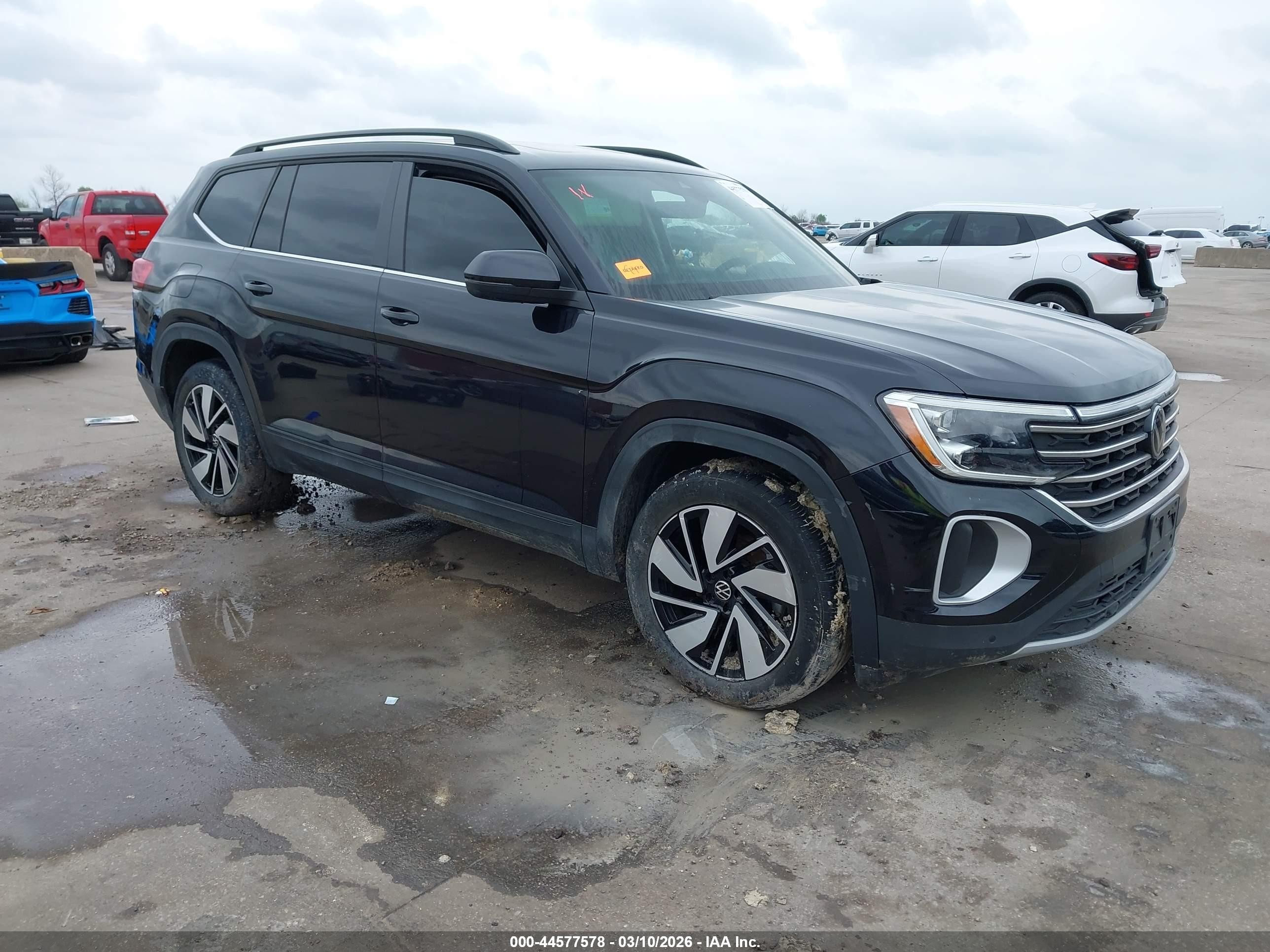 2024 Volkswagen Atlas SE, VIN 1V2JR2CA3RC597312 — Фото с аукциона