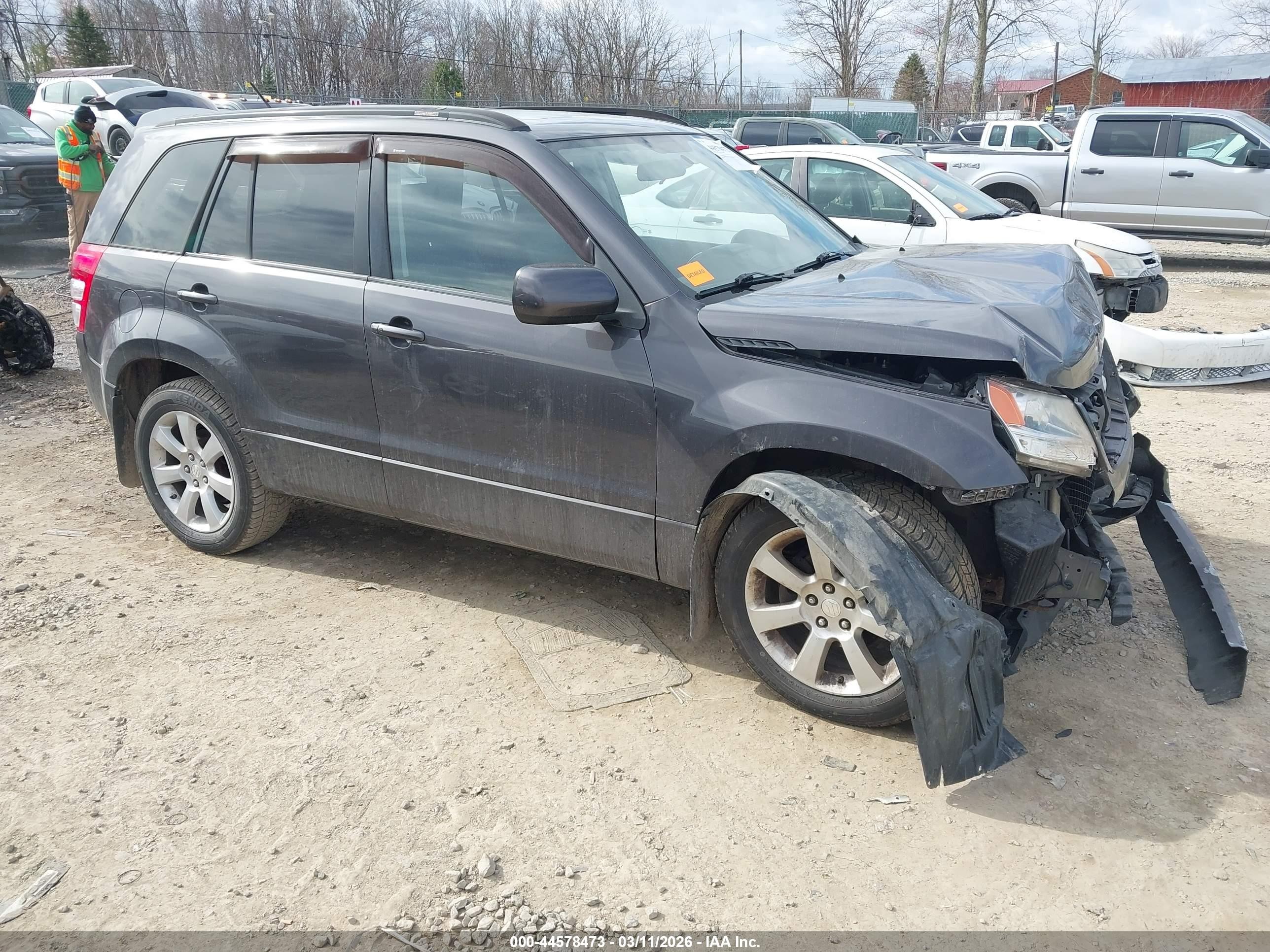 2011 Suzuki Grand Vitara Limited, VIN JS3TD0D75B4100858 — Front end