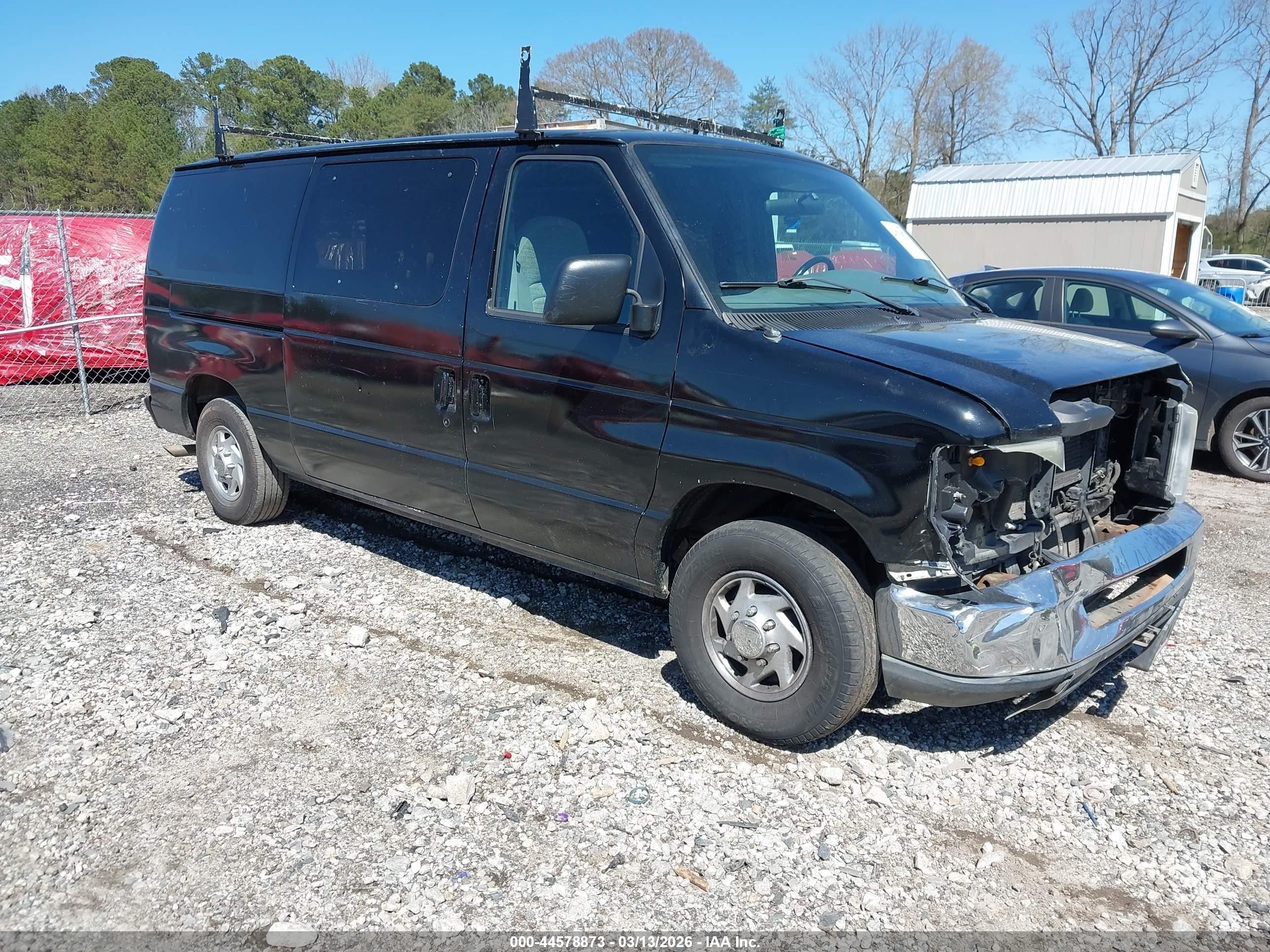 2000 Ford Econoline Cargo, VIN 1FTRE1424YHA97971 — Front end