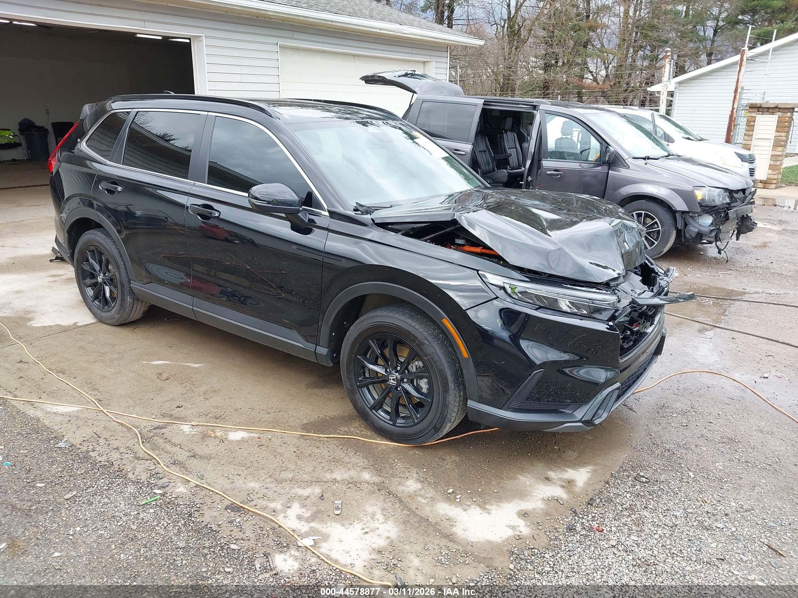 2025 Honda CR-V Sport, VIN 7FARS6H55SE066329 — Front end