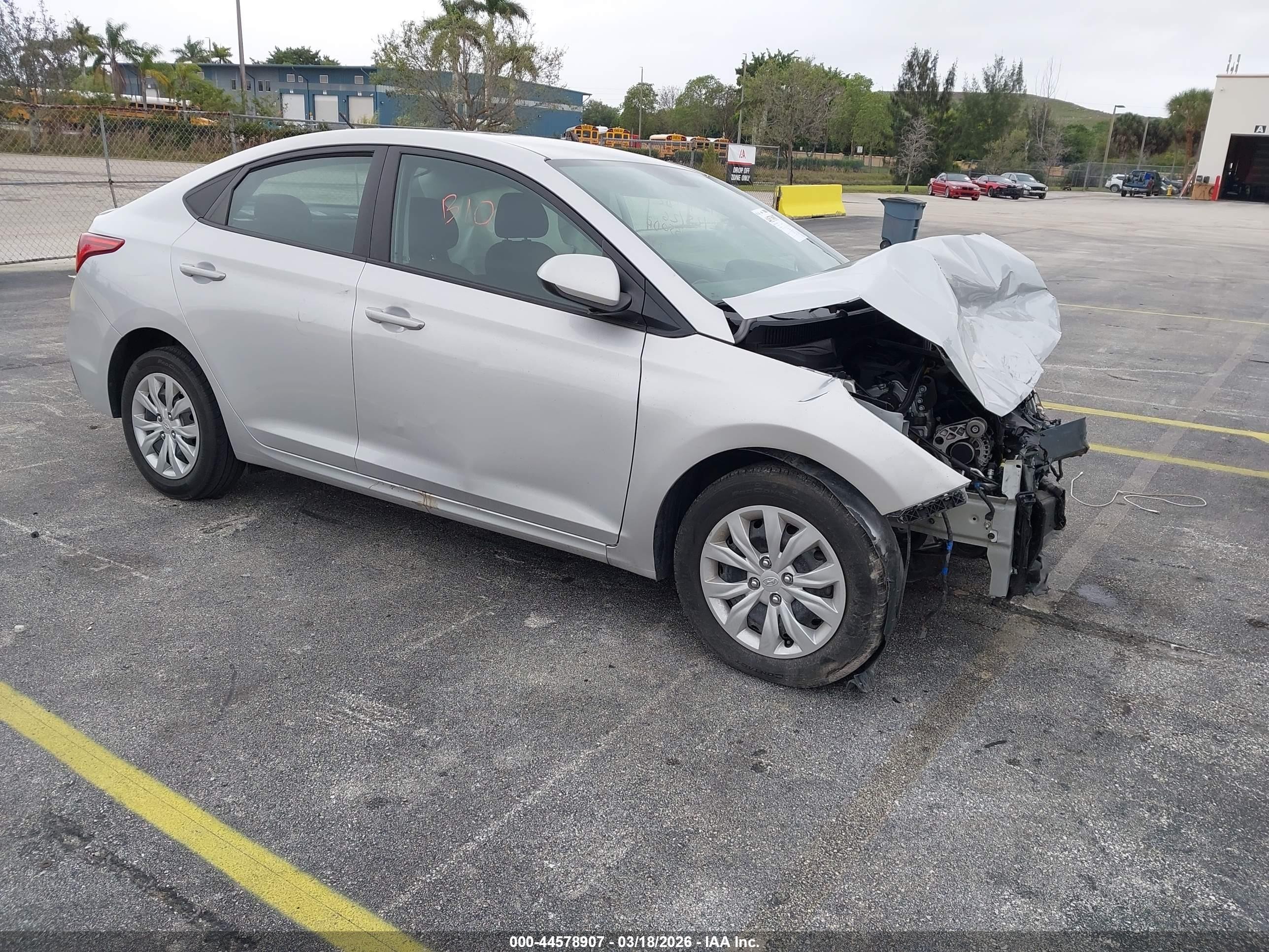 2022 Hyundai Accent SE, VIN 3KPC24A65NE184982 — Front end