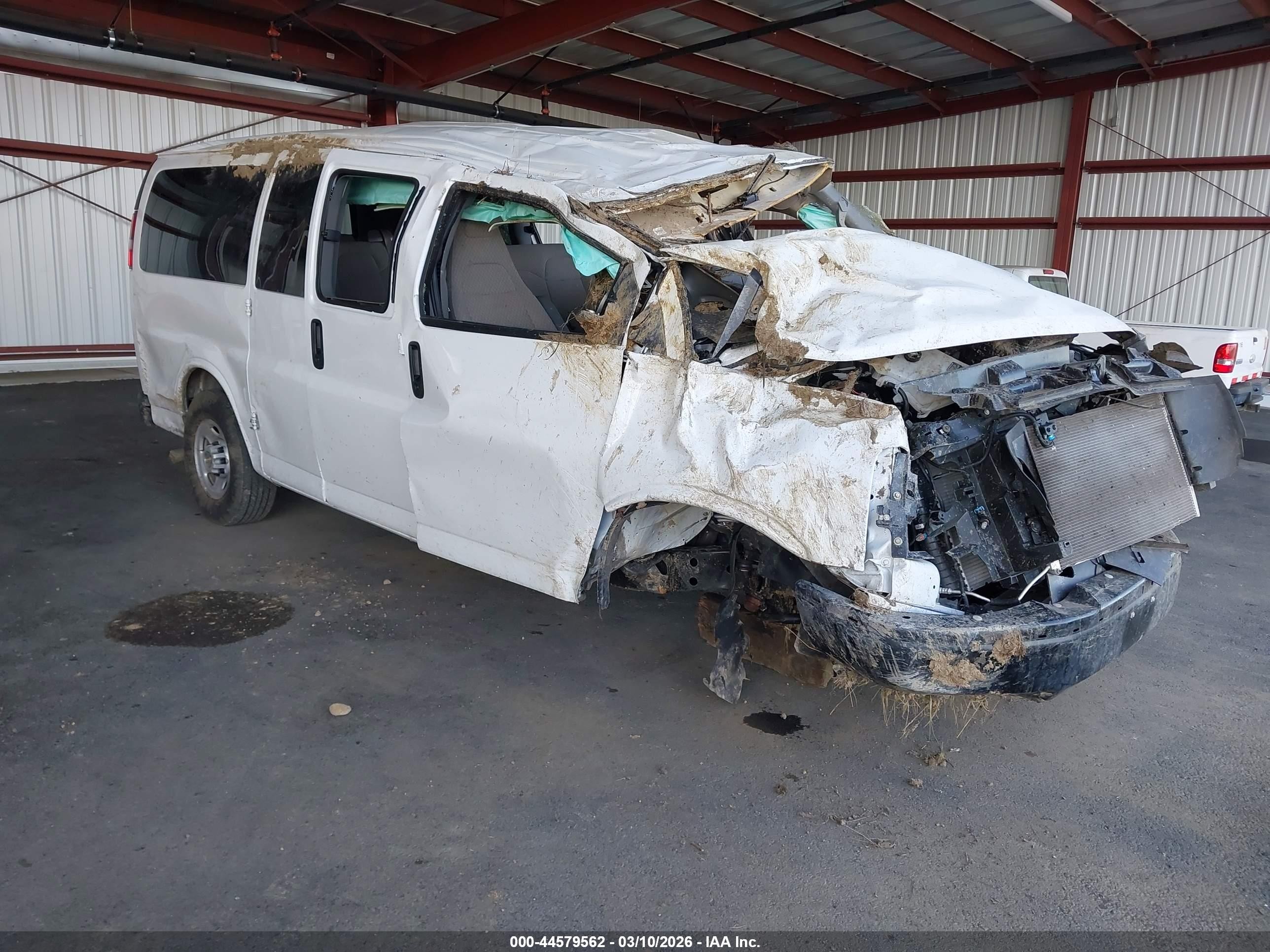 2025 Chevrolet Express Passenger LS, VIN 1GAWGEFP9S1263133 — Auction photo
