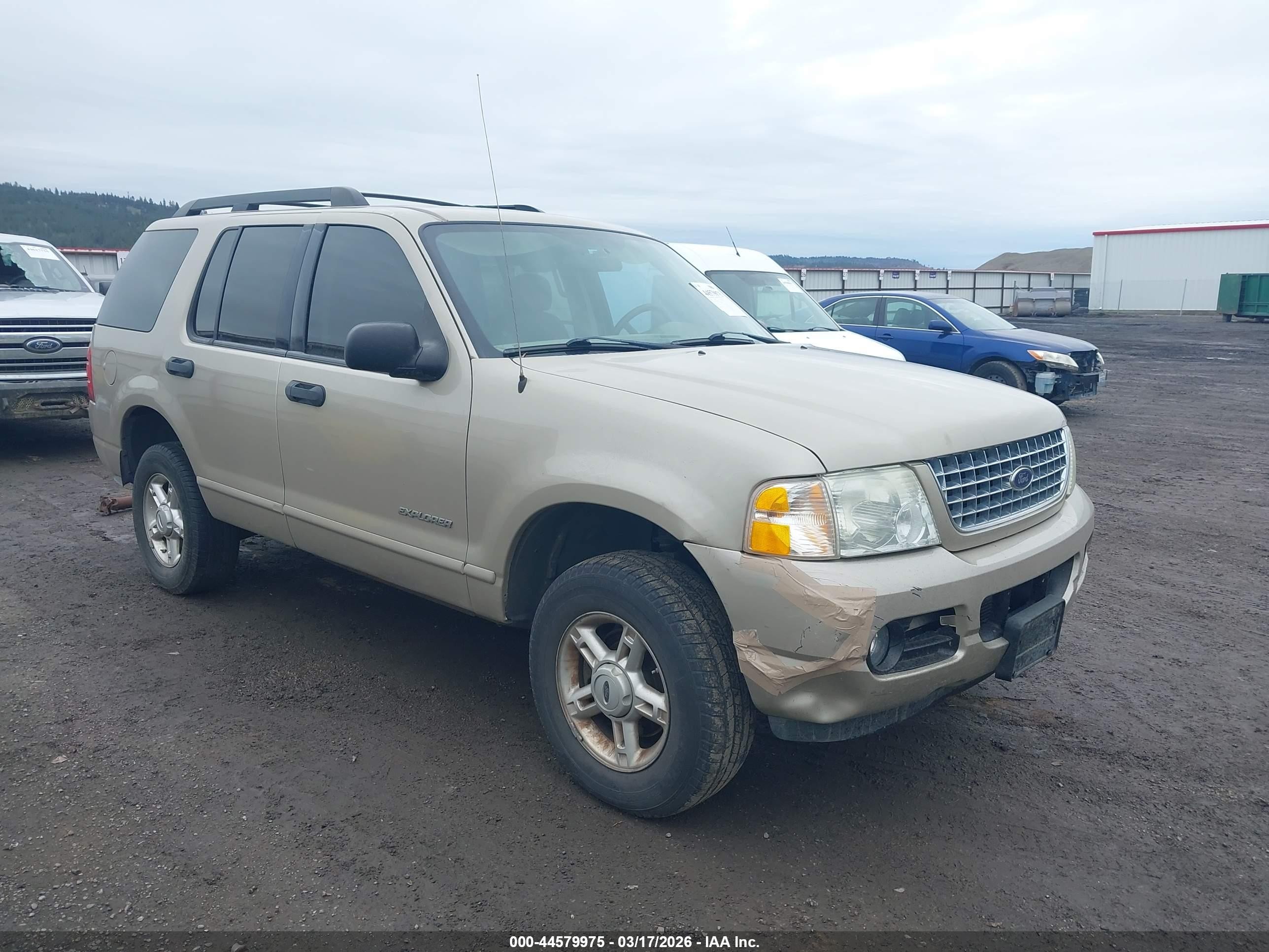 2005 Ford Explorer XLT, VIN 1FMZU73E45UB62950 — Перед