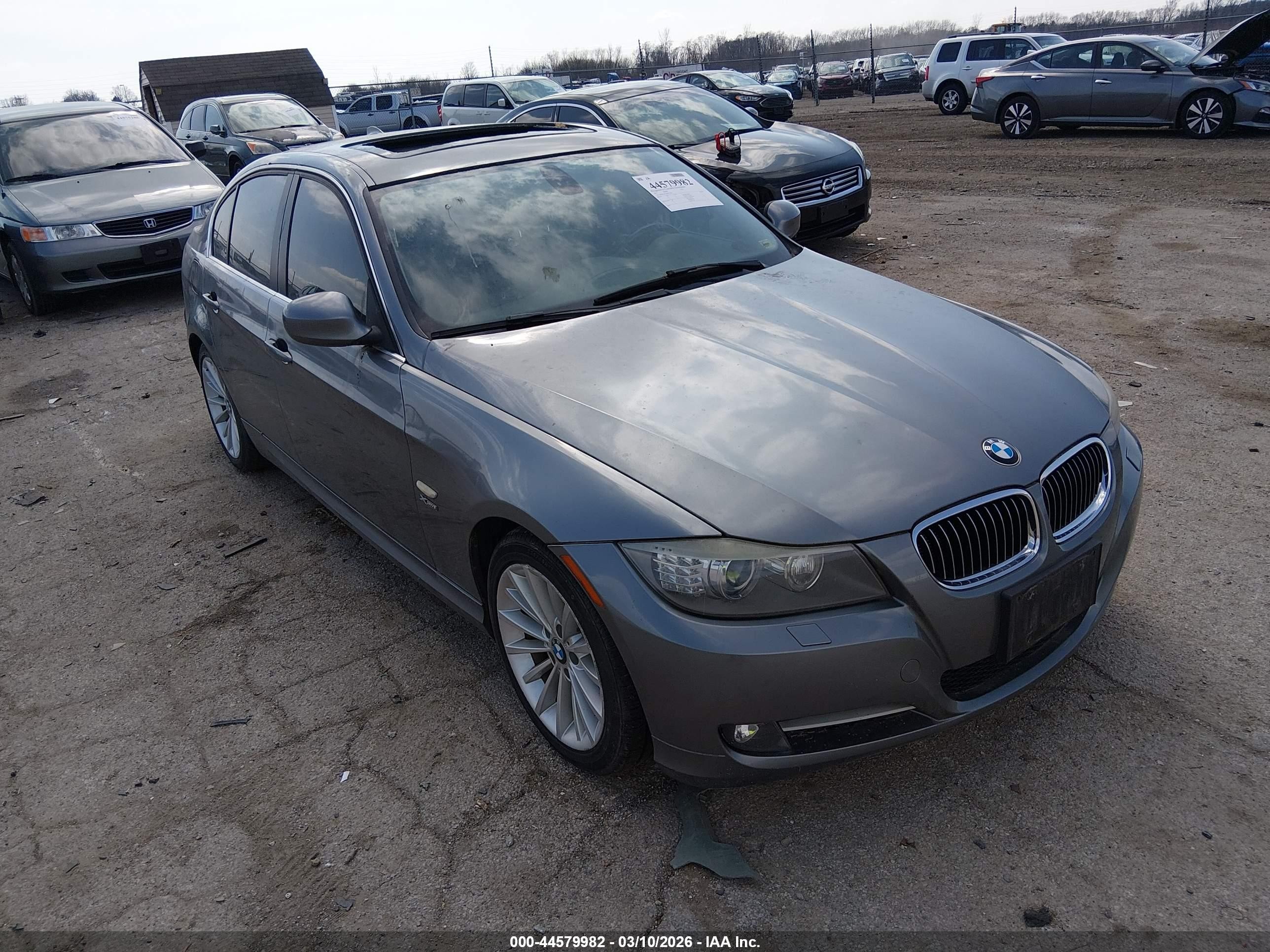 2011 BMW 3 Series 335i xDrive, VIN WBAPL5G54BNN23416 — Roof