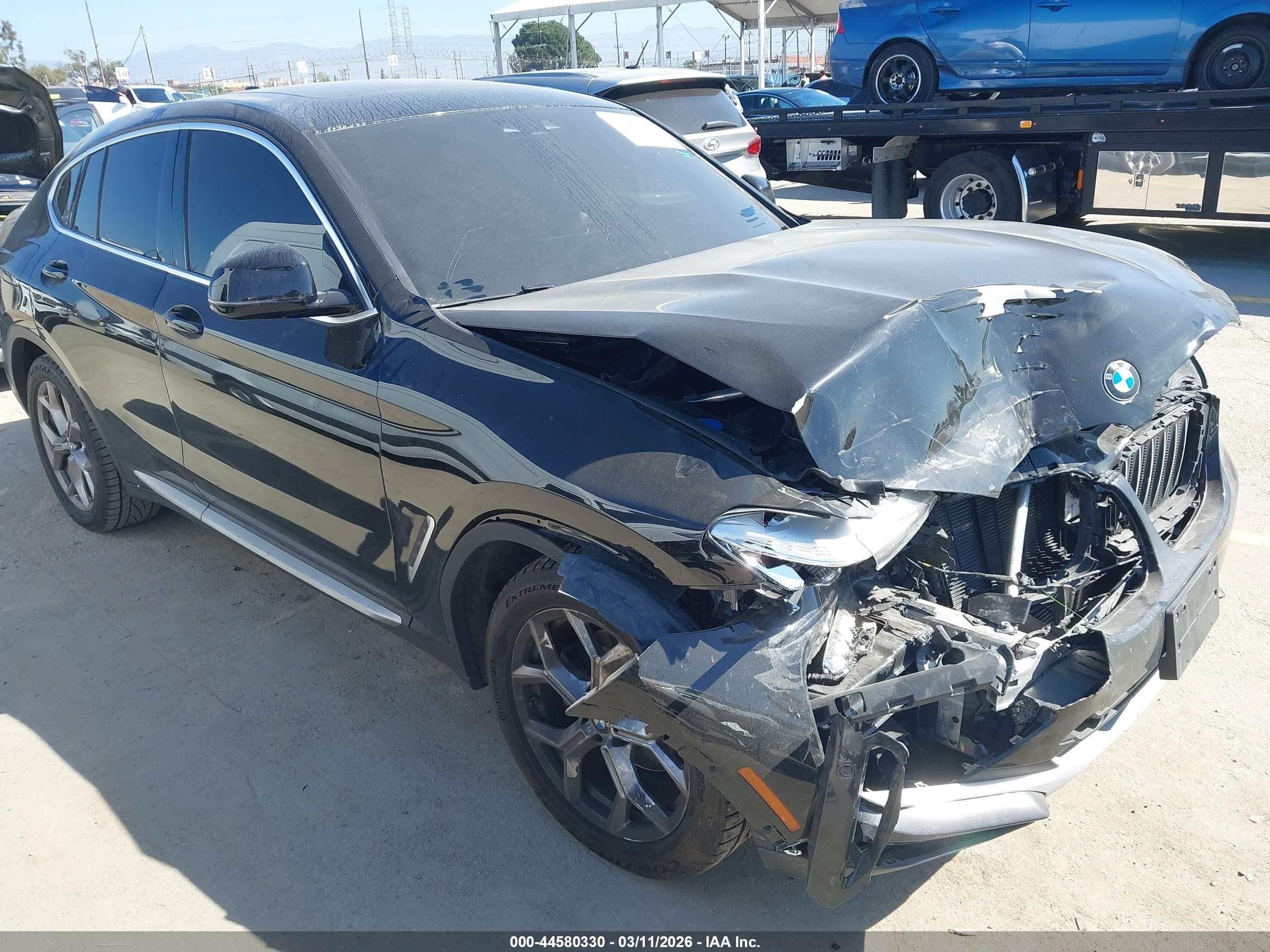 2021 BMW X4 xDrive30i, VIN 5UX2V1C08M9F13754 — Front end