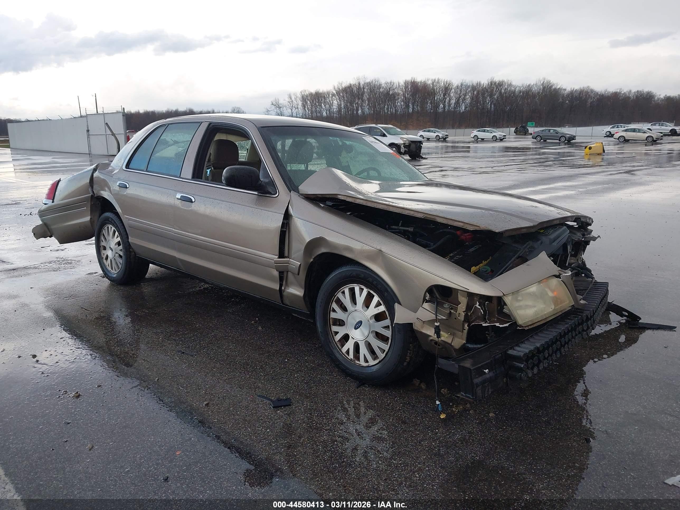 2003 Ford Crown Victoria LX, VIN 2FAFP74W23X191428 — All over