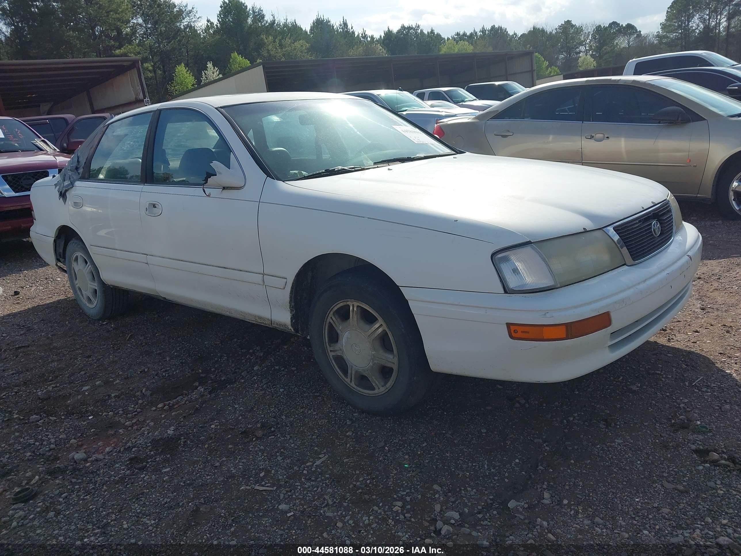 1996 Toyota Avalon XL, VIN 4T1BF12B1TU071972 — Side