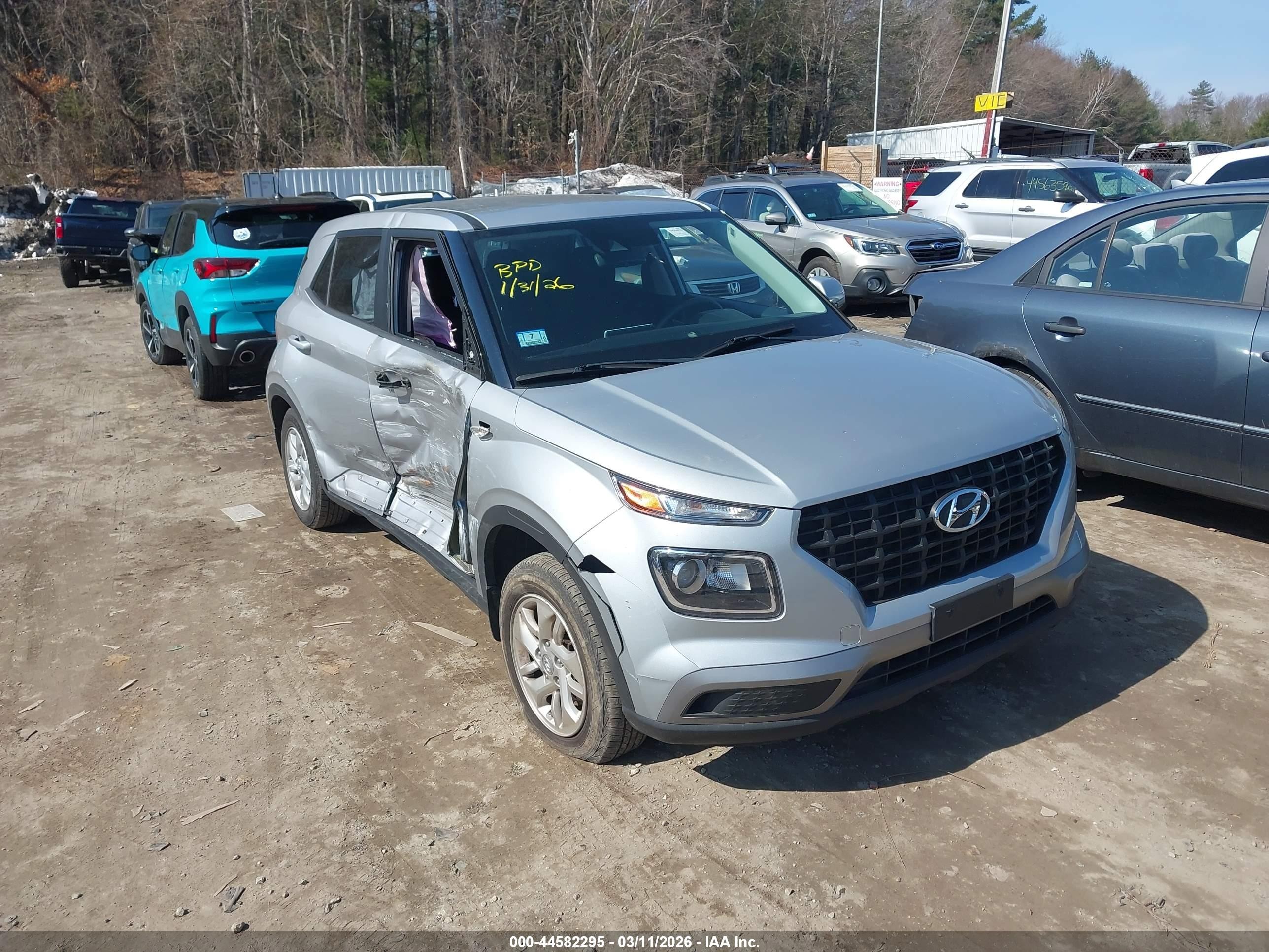 2022 Hyundai Venue SE, VIN KMHRB8A35NU151968 — Side