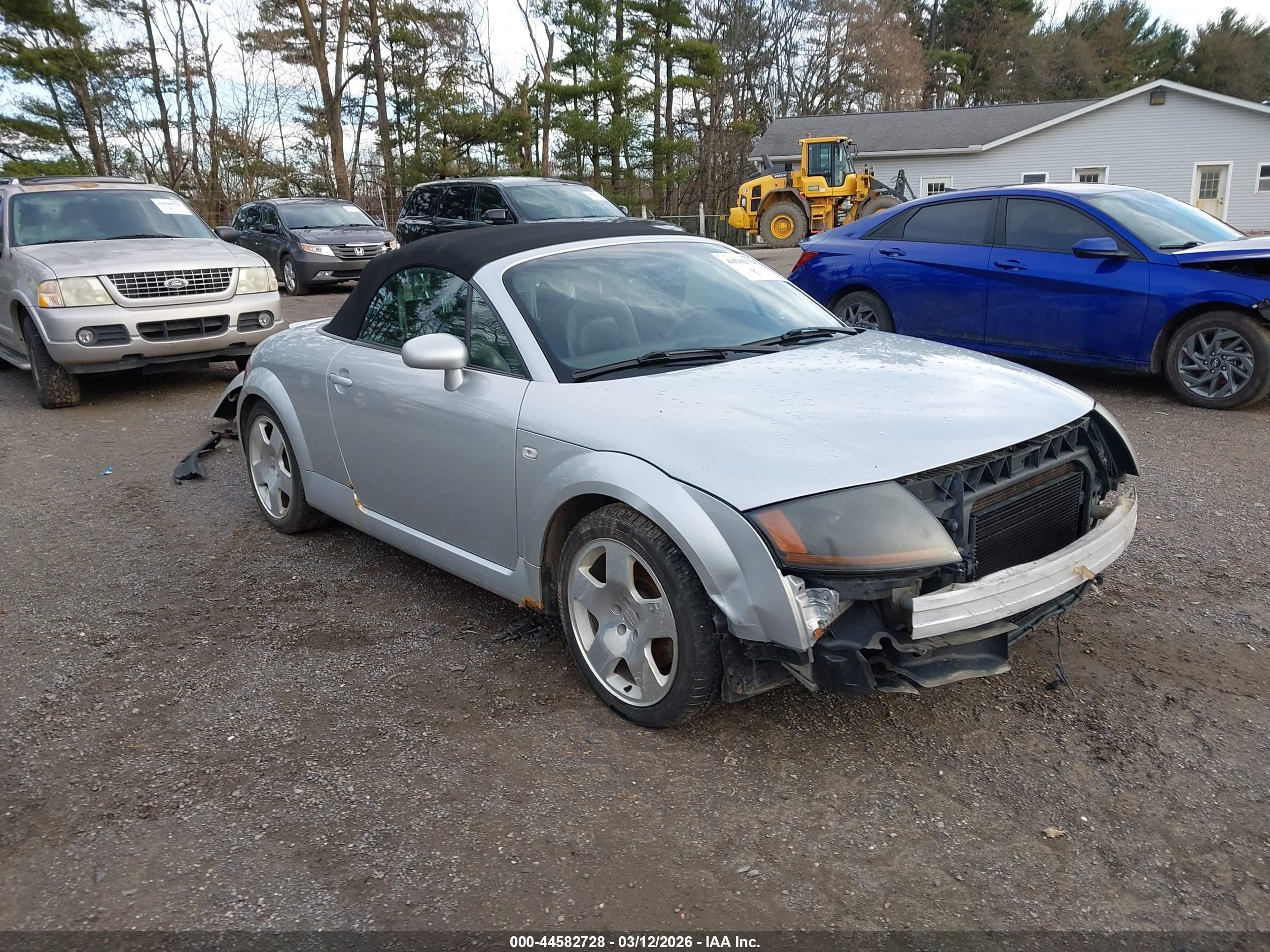 2003 Audi TT, VIN TRUUT28NX31006798 — Front end
