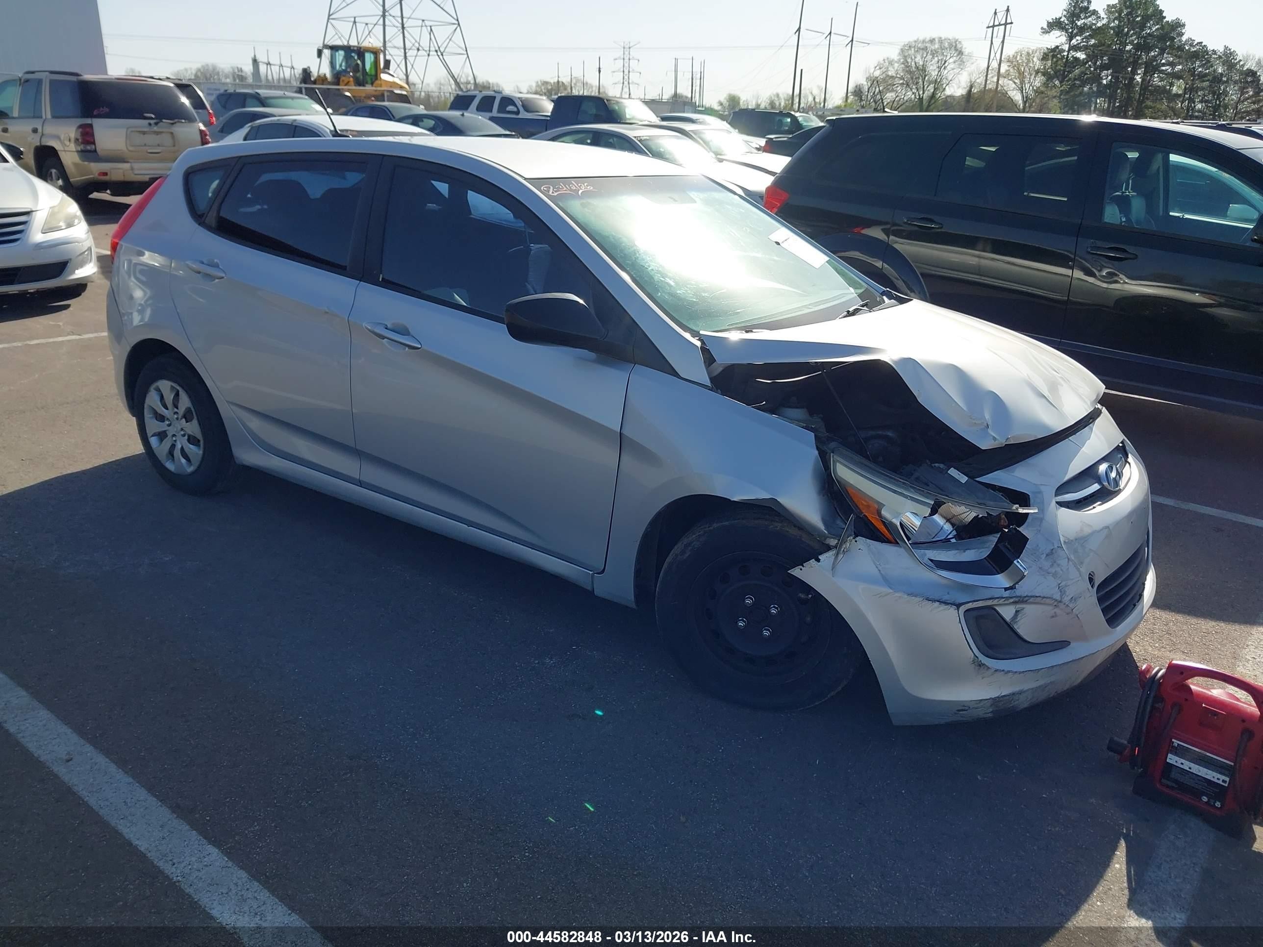 2016 Hyundai Accent SE, VIN KMHCT5AE1GU267464 — Auction photo