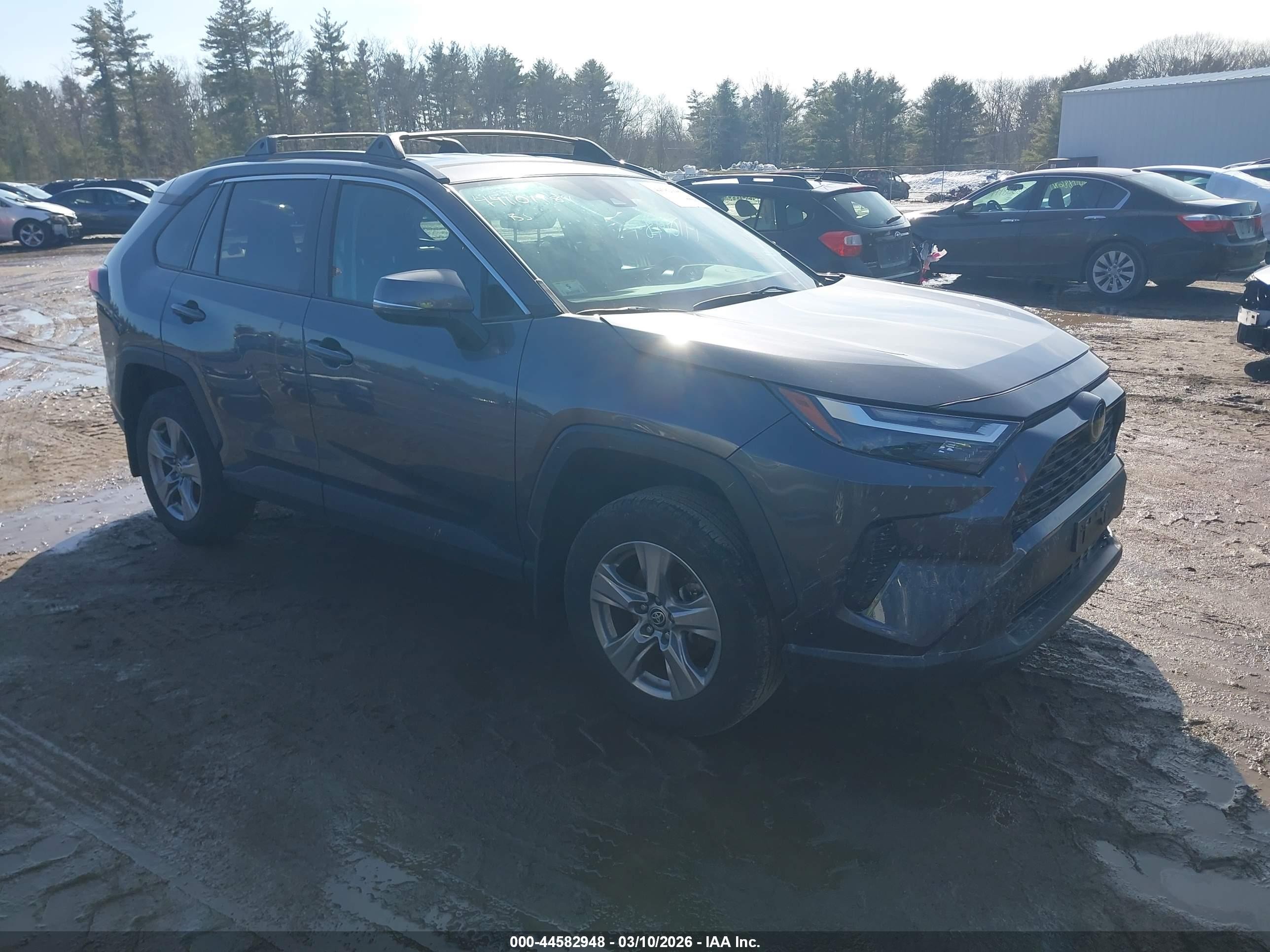 2024 Toyota RAV4 XLE, VIN 2T3P1RFVXRC442734 — Side