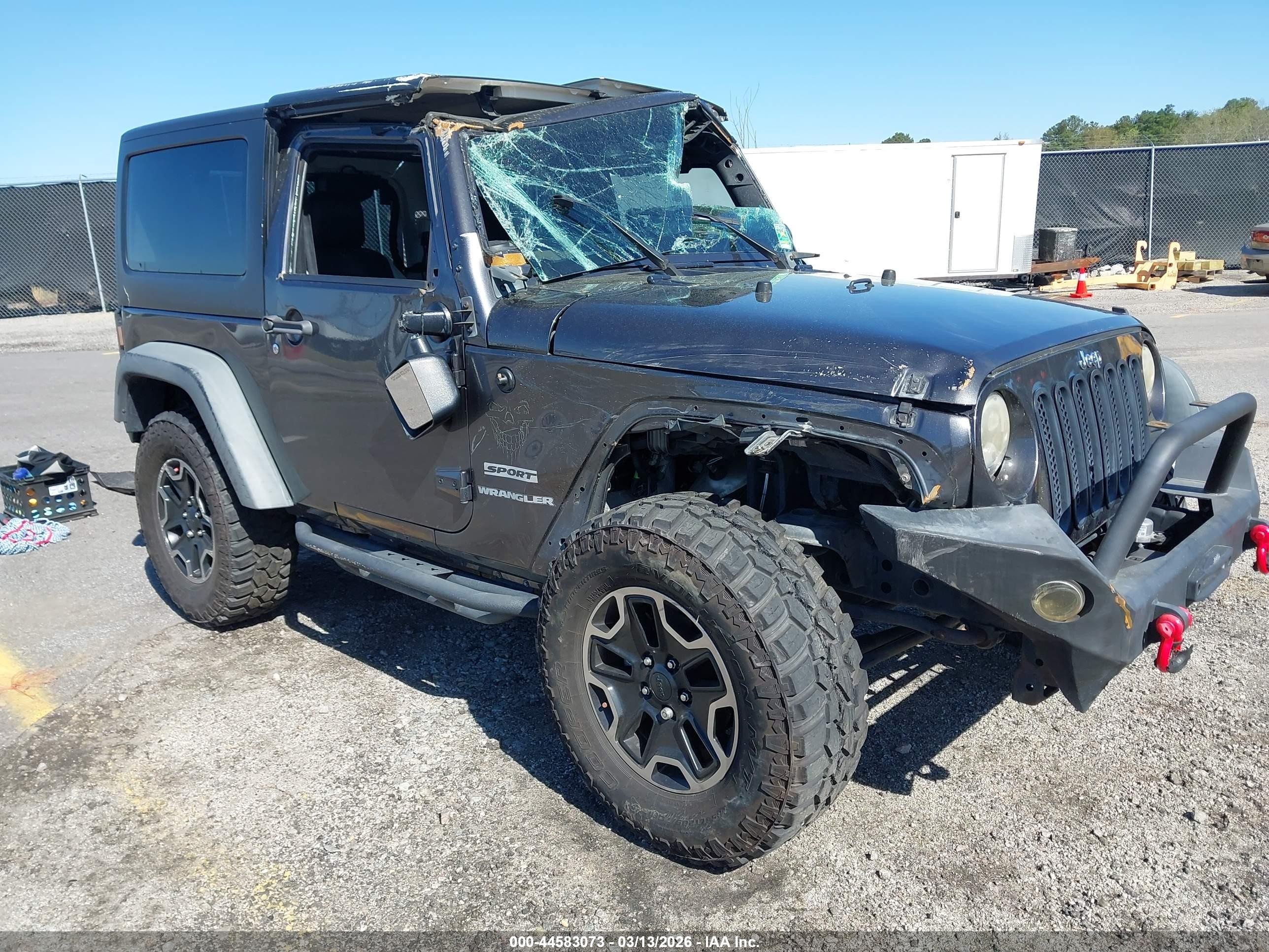 2016 Jeep Wrangler Sport, VIN 1C4AJWAG7GL288379 — Roof