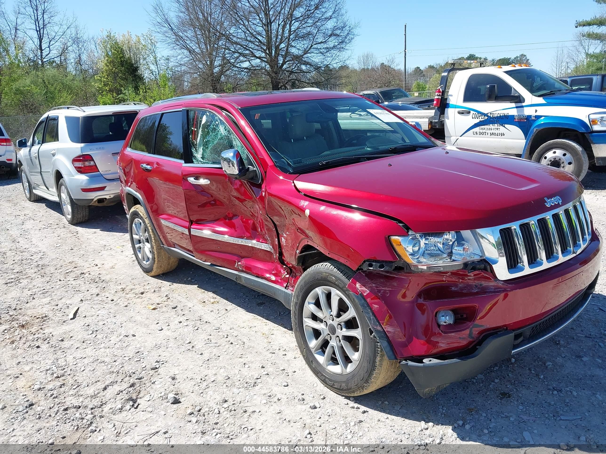 2013 Jeep Grand Cherokee Limited, VIN 1C4RJFBG4DC657857 — Side