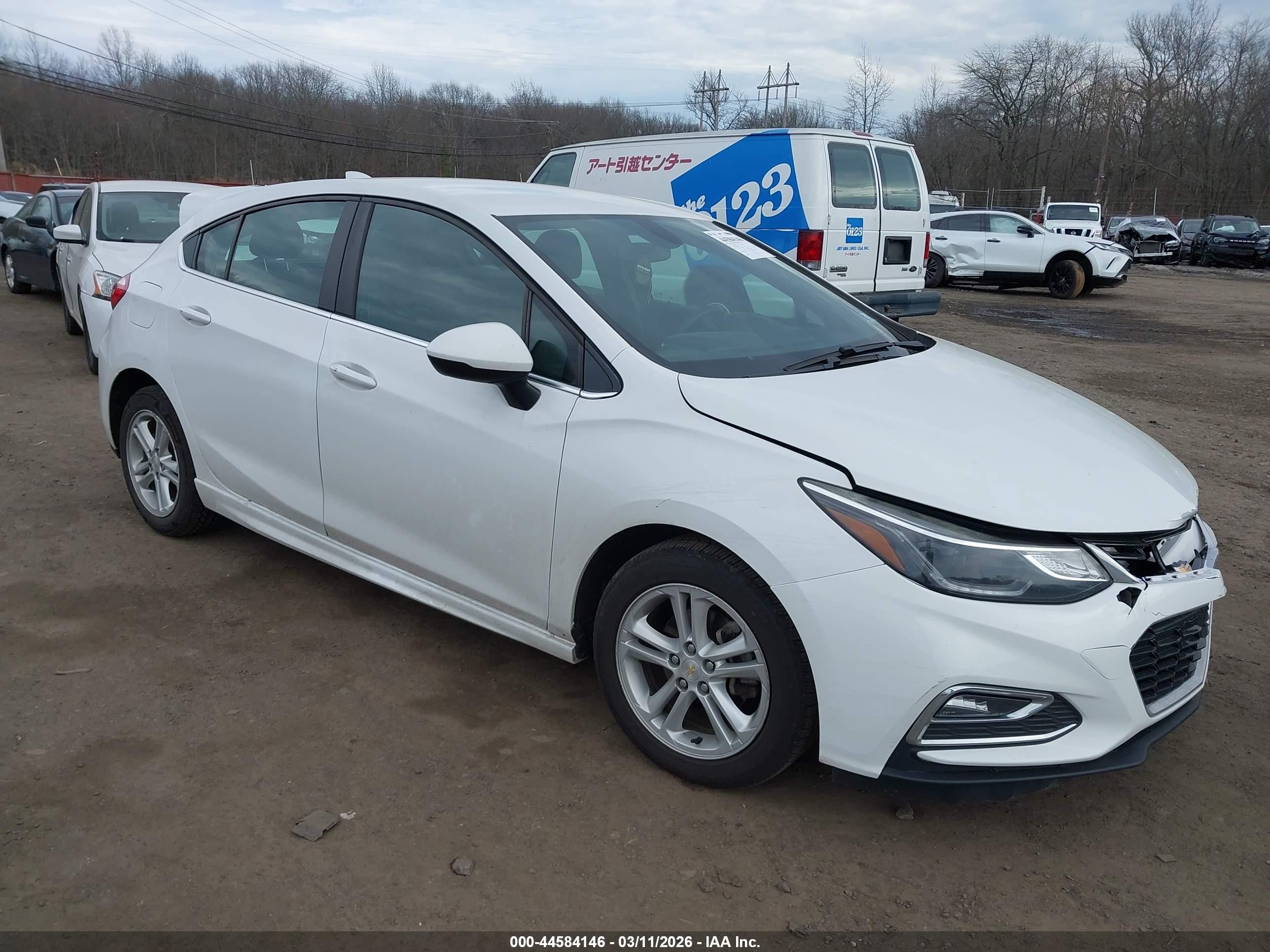 2018 Chevrolet Cruze LT, VIN 3G1BE6SM7JS604869 — Front end