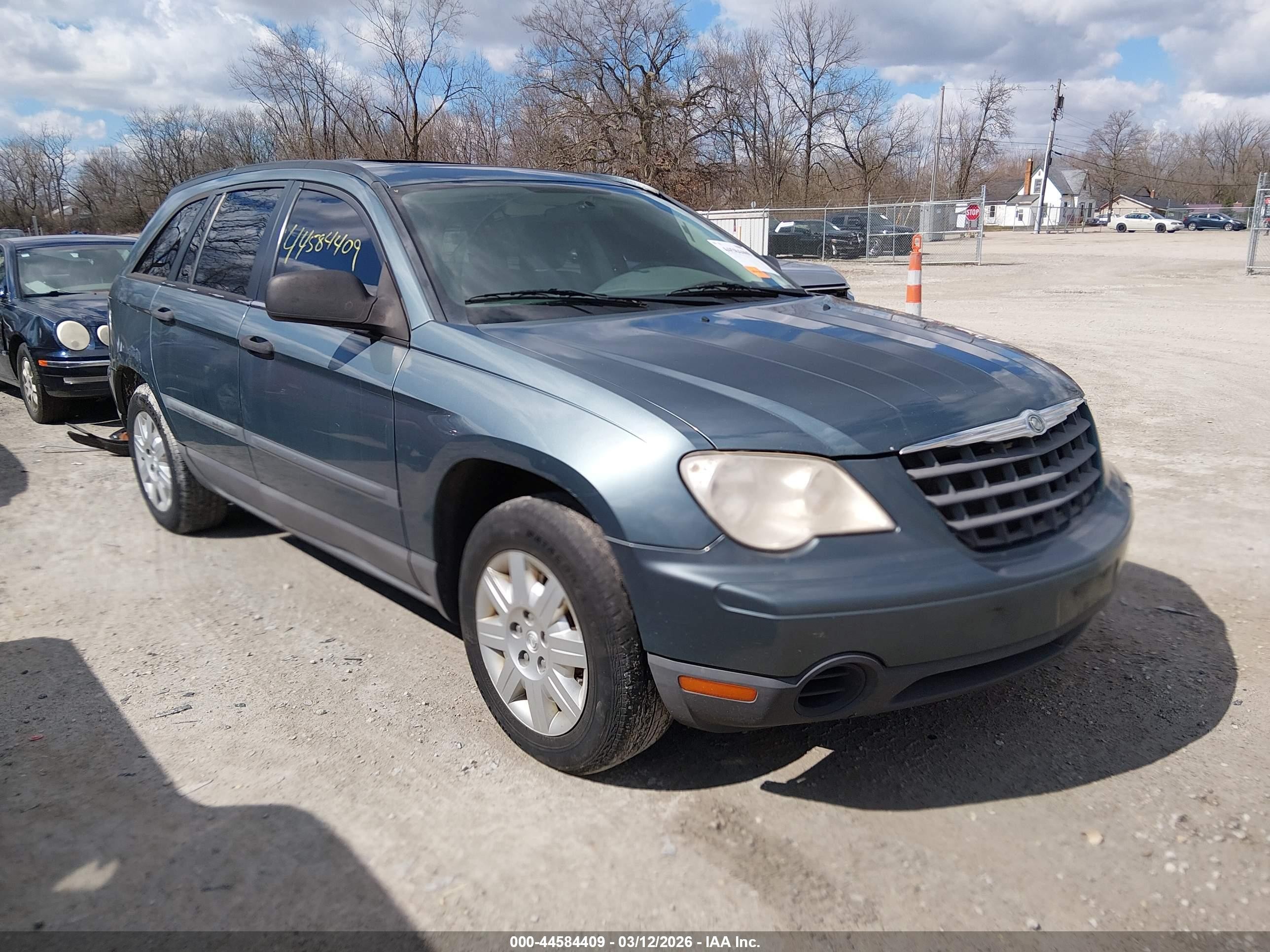 2007 Chrysler Pacifica, VIN 2A8GM48L67R107829 — Rear end