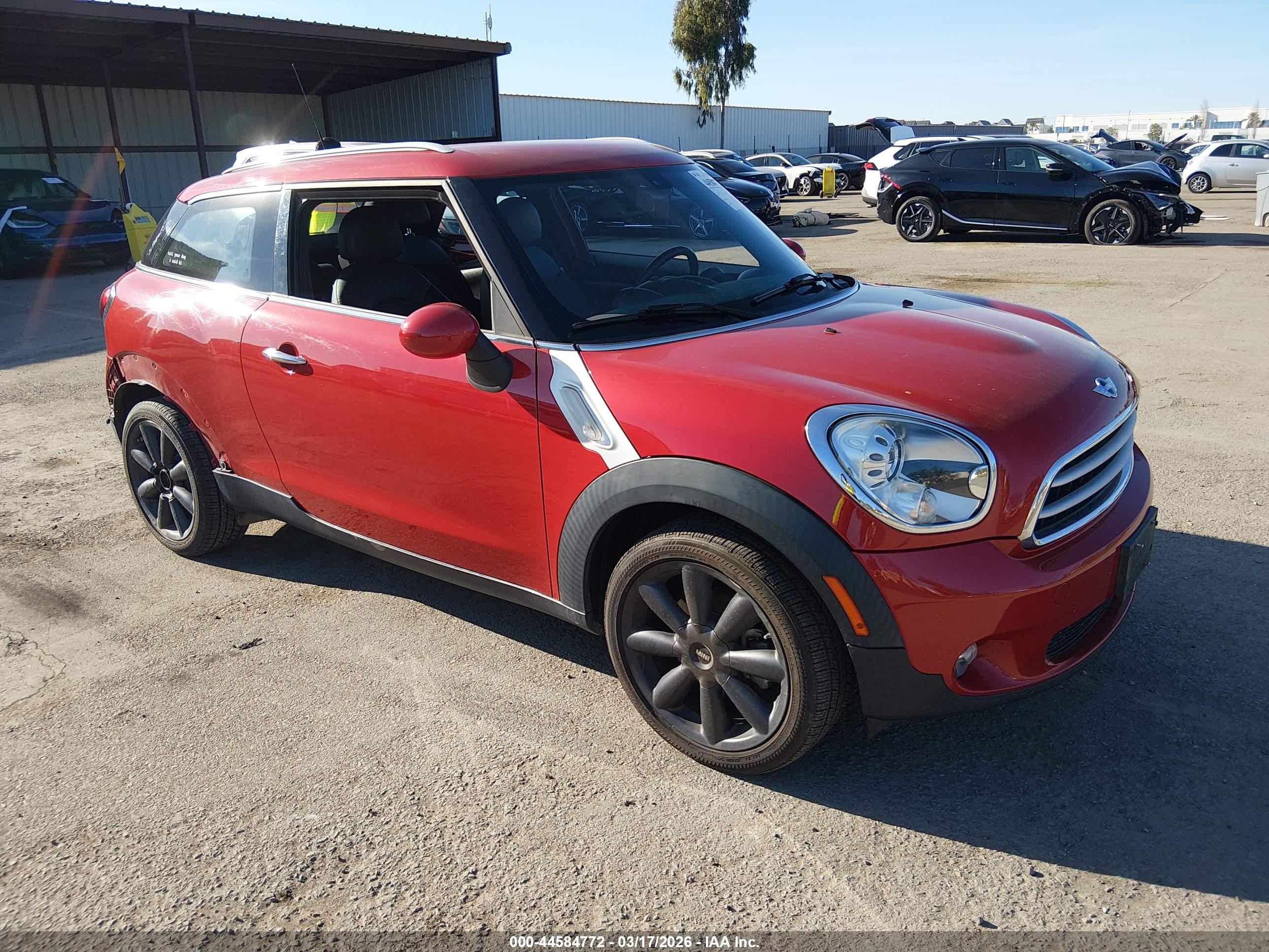 2015 MINI Paceman, VIN WMWSS1C57FWN46684 — Side
