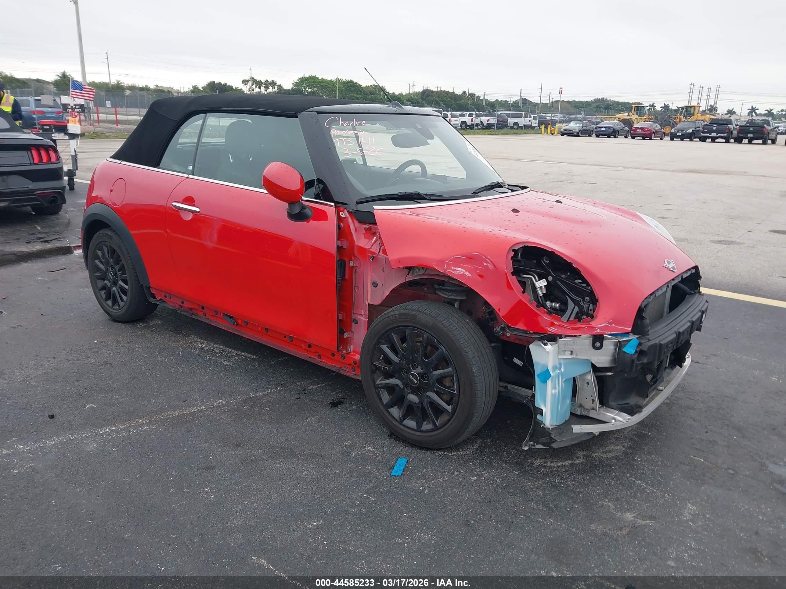 2023 MINI Convertible Cooper, VIN WMW23DL03P3P61842 — Front end