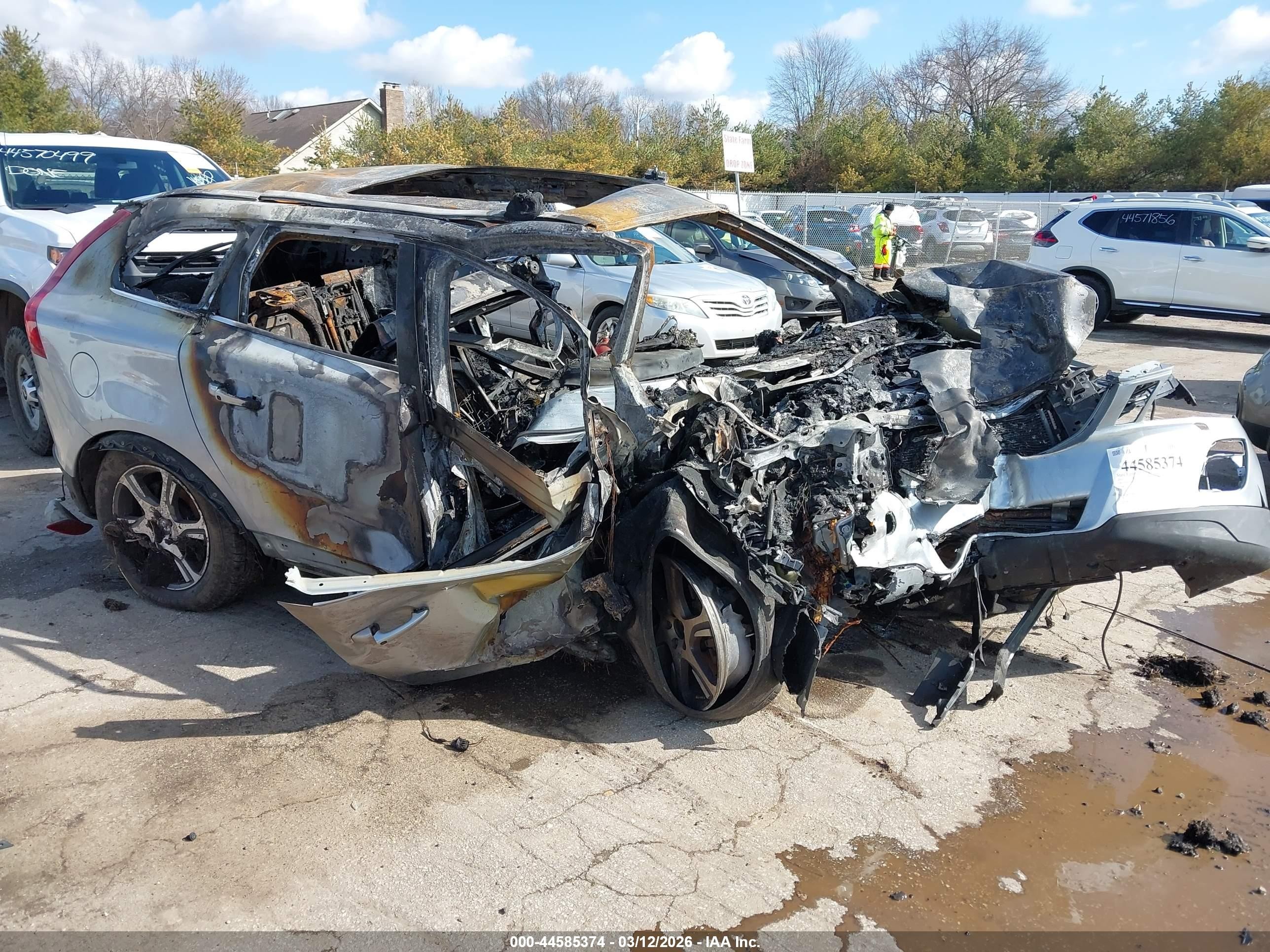 2012 Volvo XC60 3.0L, VIN YV4902DZ8C2285113 — Interior fire