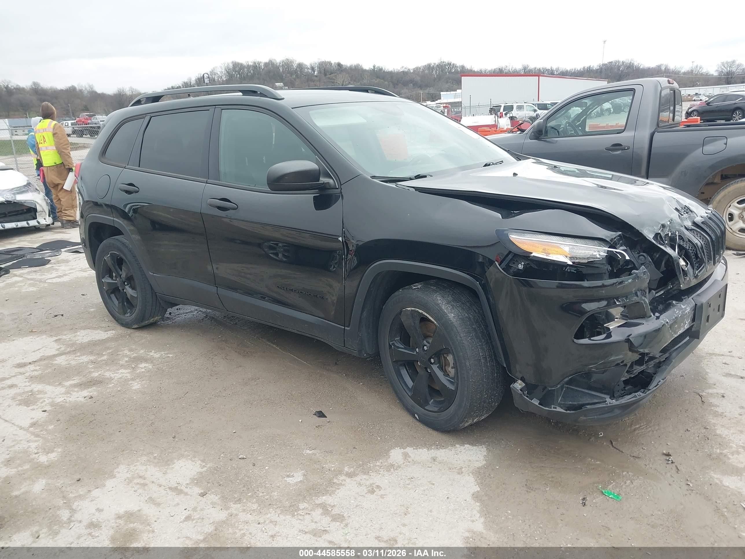 2017 Jeep Cherokee Sport, VIN 1C4PJLAB5HW617383 — Перед