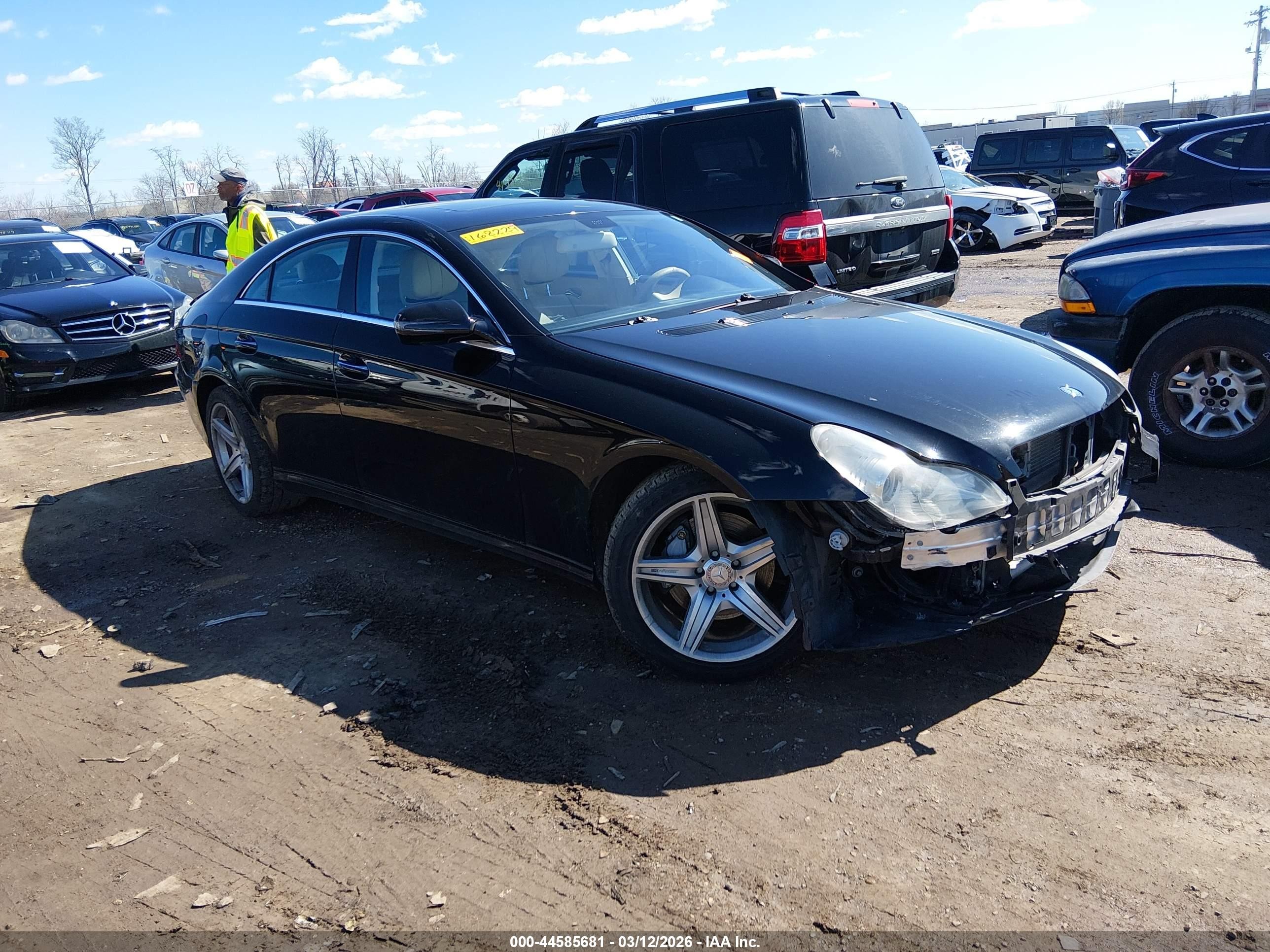 2011 Mercedes-Benz CLS 550, VIN WDDDJ7CB4BA168229 — Front end