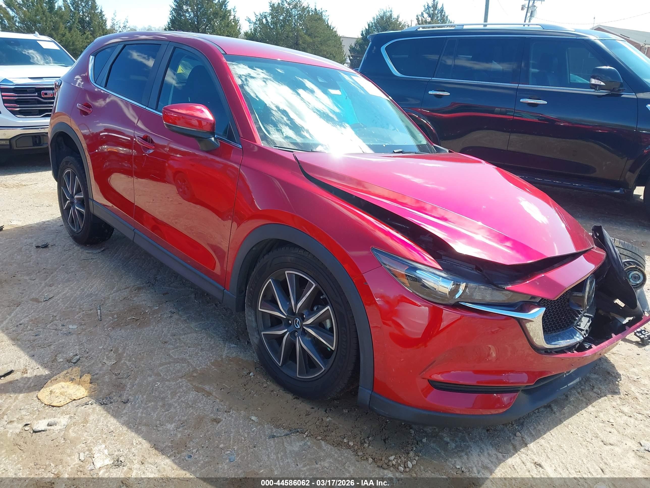 2018 Mazda CX-5 Touring, VIN JM3KFBCM6J0401272 — Front end