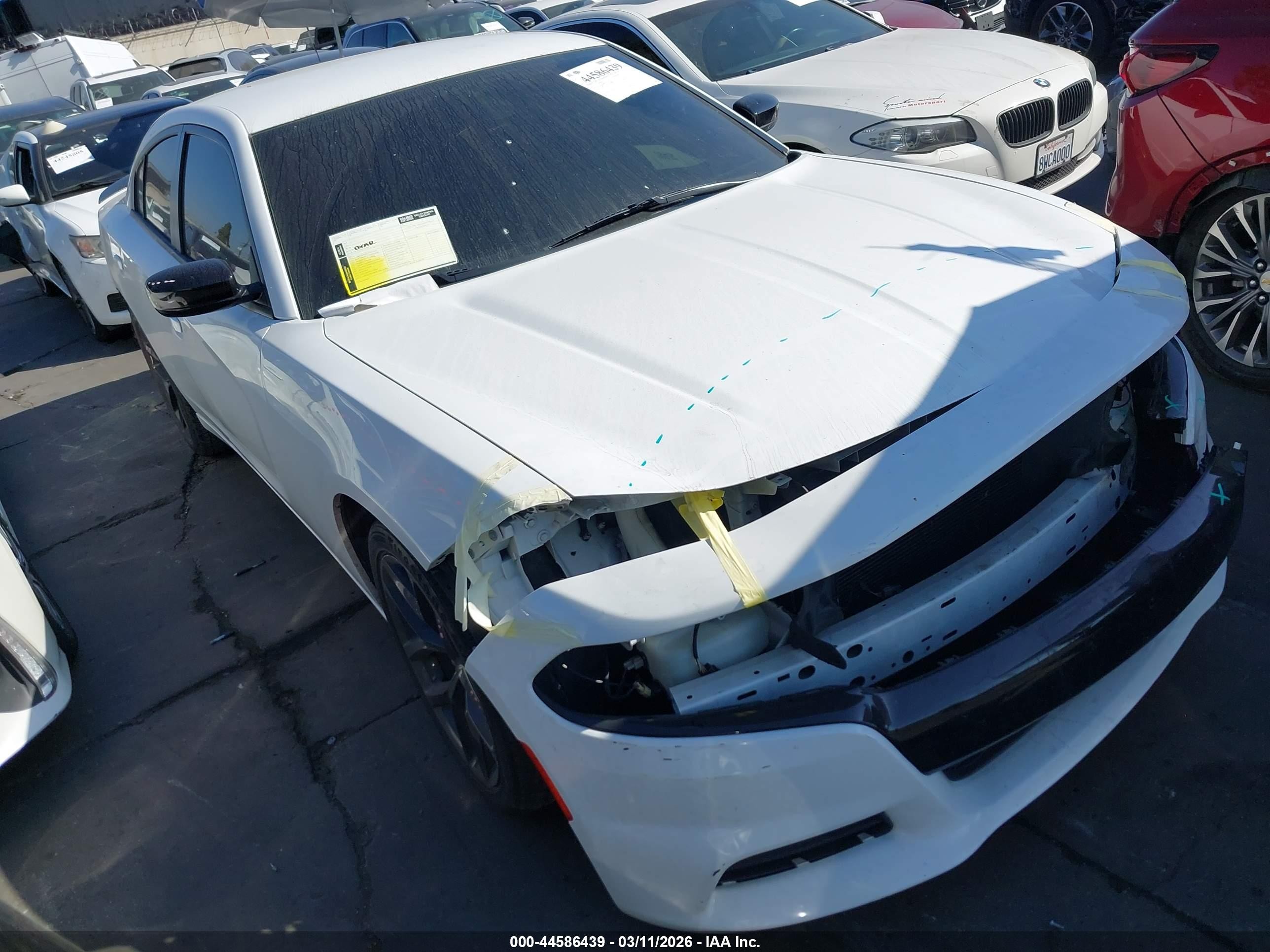 2021 Dodge Charger SXT, VIN 2C3CDXBG6MH625853 — Front end