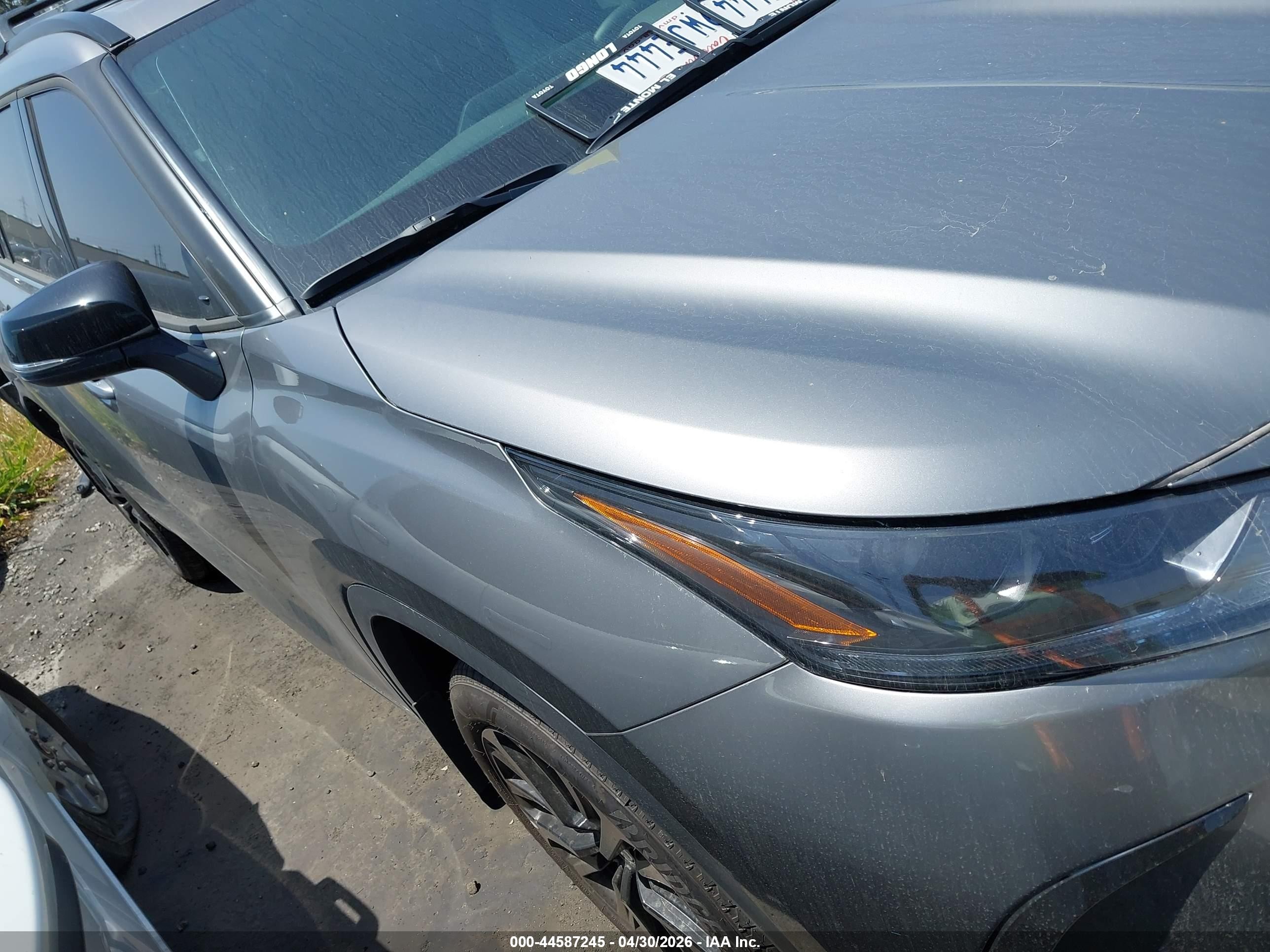 2026 Toyota Highlander XLE, VIN 5TDKDRBH9TS598370 — Side