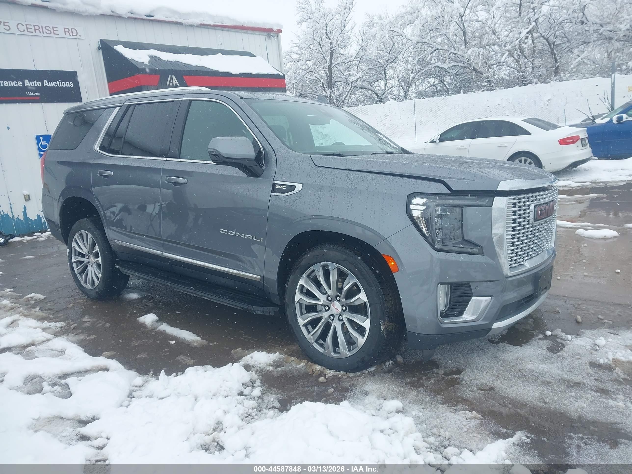 2021 GMC Yukon Denali, VIN 1GKS2DKL6MR375401 — Front end