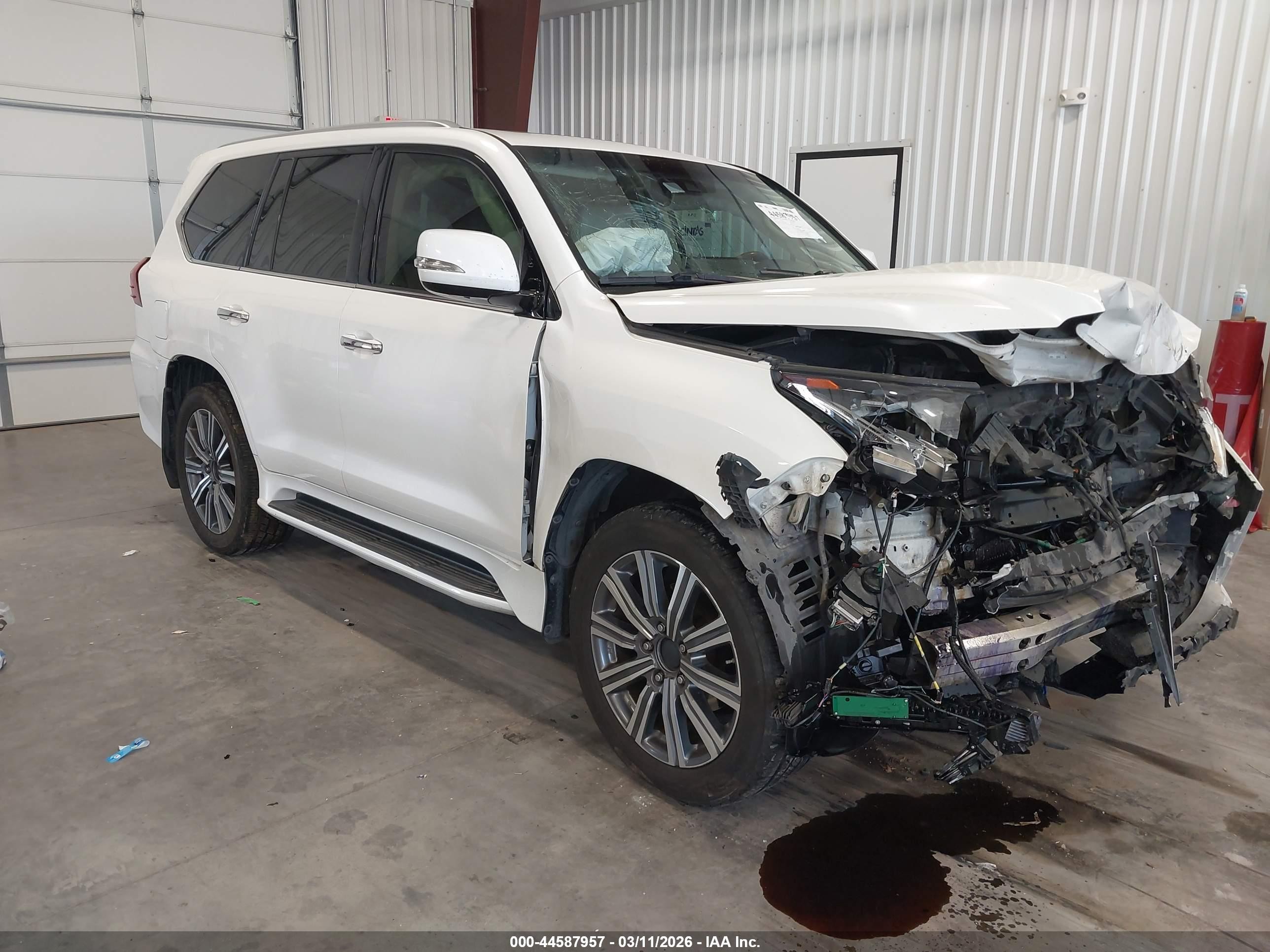 2017 Lexus LX 570, VIN JTJHY7AX0H4233989 — Front end