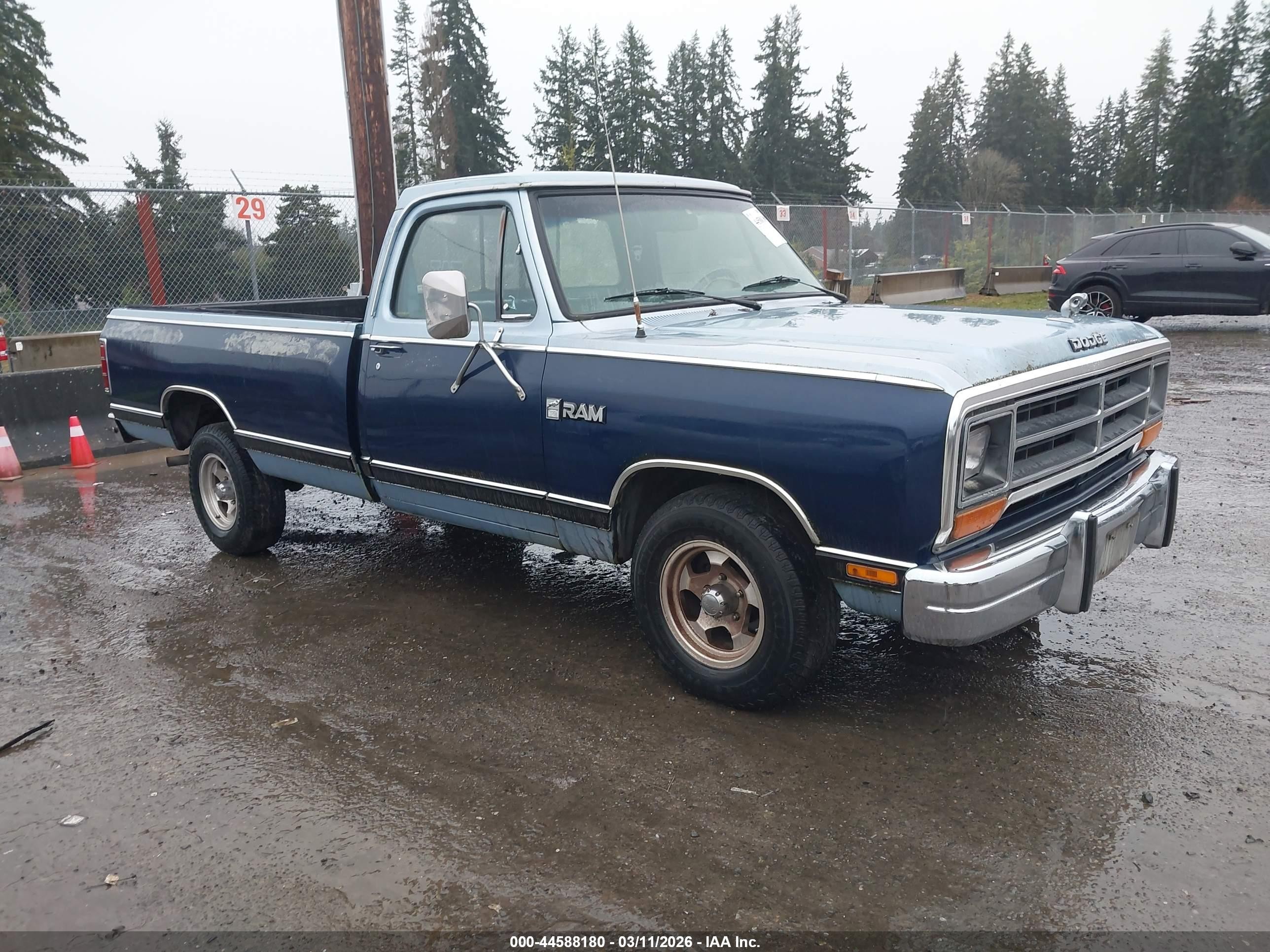 1986 Dodge D Series, VIN 1B7HD14W3GS039790 — Rear end