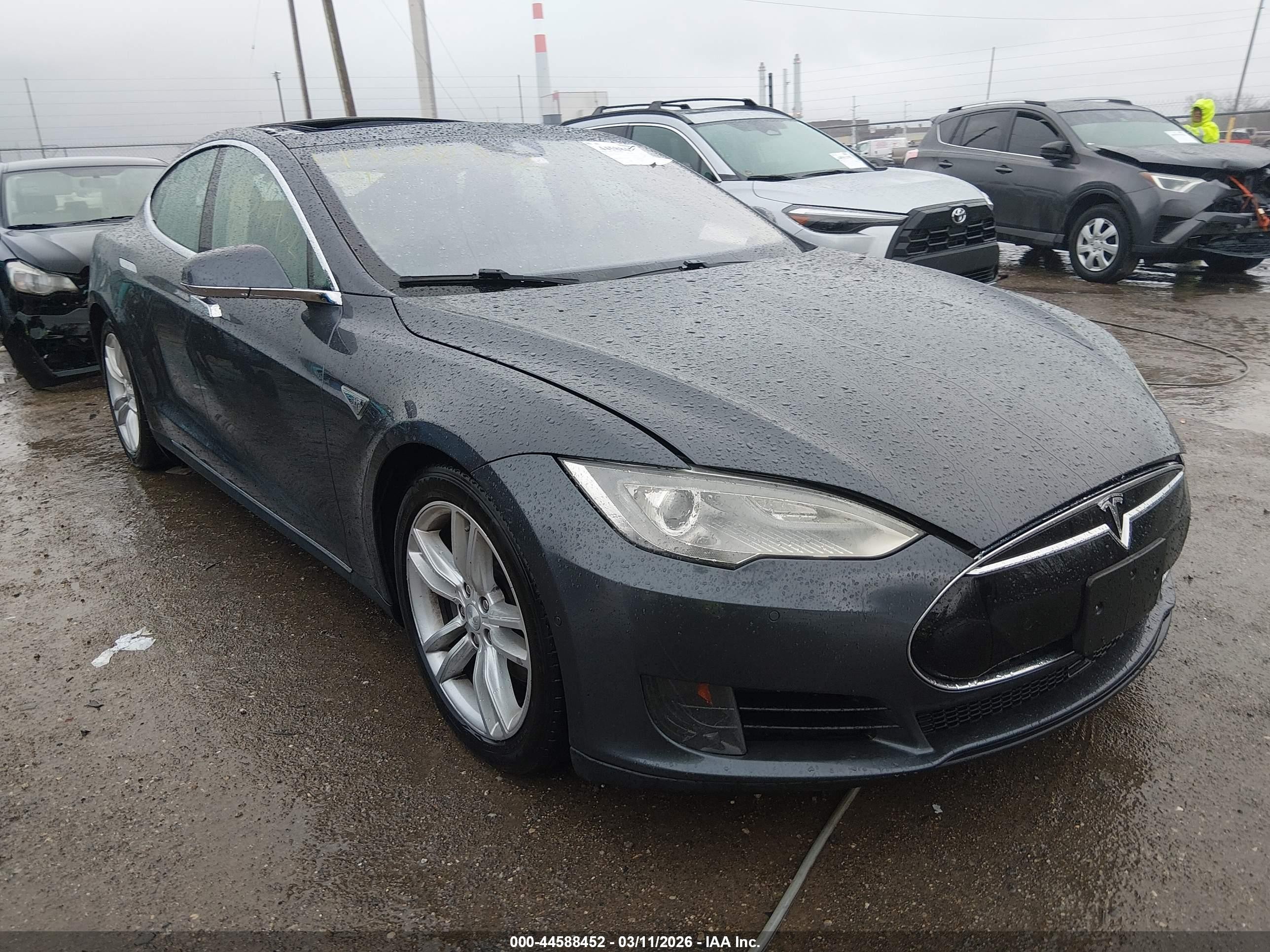 2016 Tesla Model S 90D, VIN 5YJSA1E20GF131172 — Roof