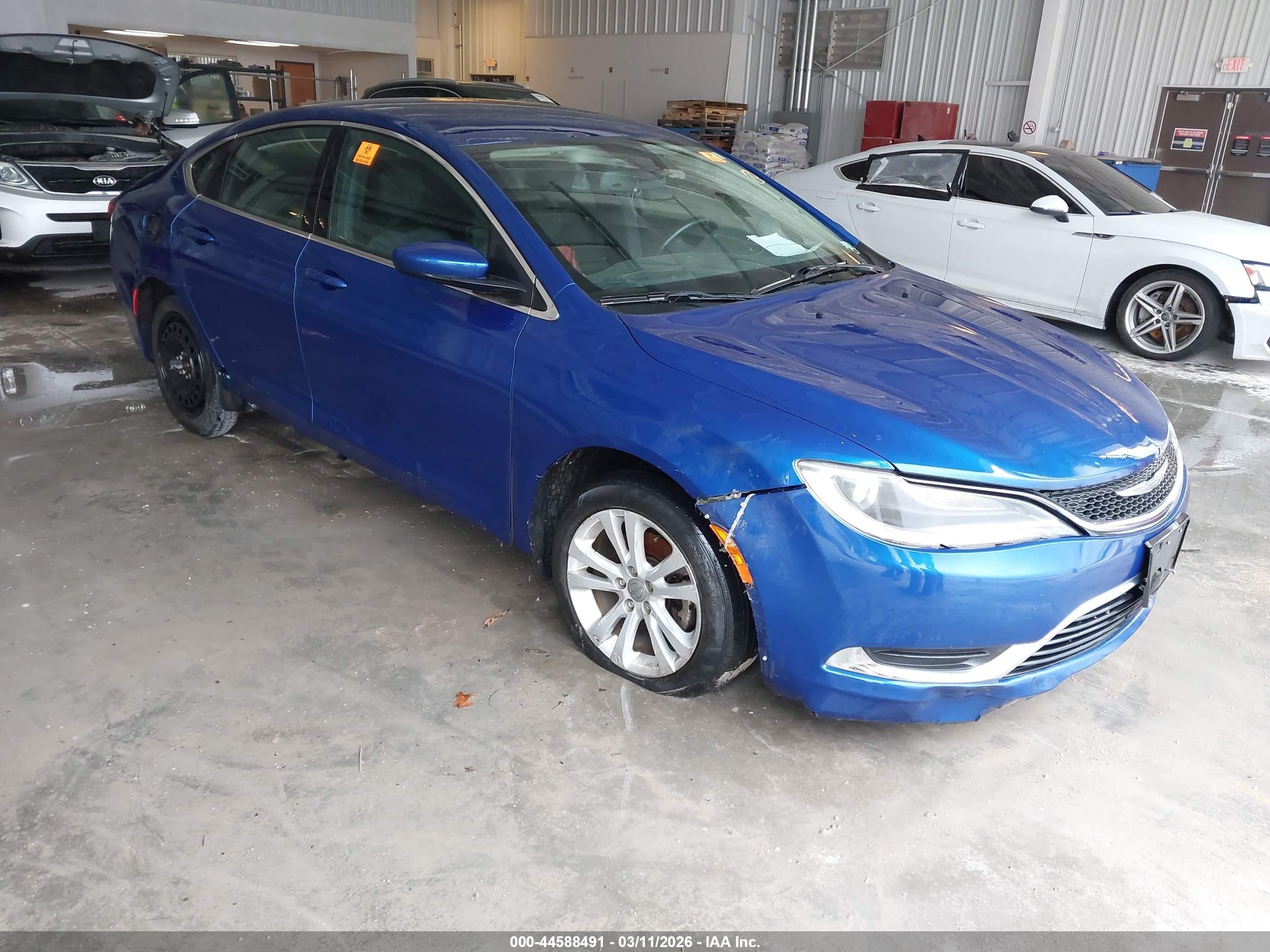 2015 Chrysler 200 Limited, VIN 1C3CCCAB6FN536764 — Бок