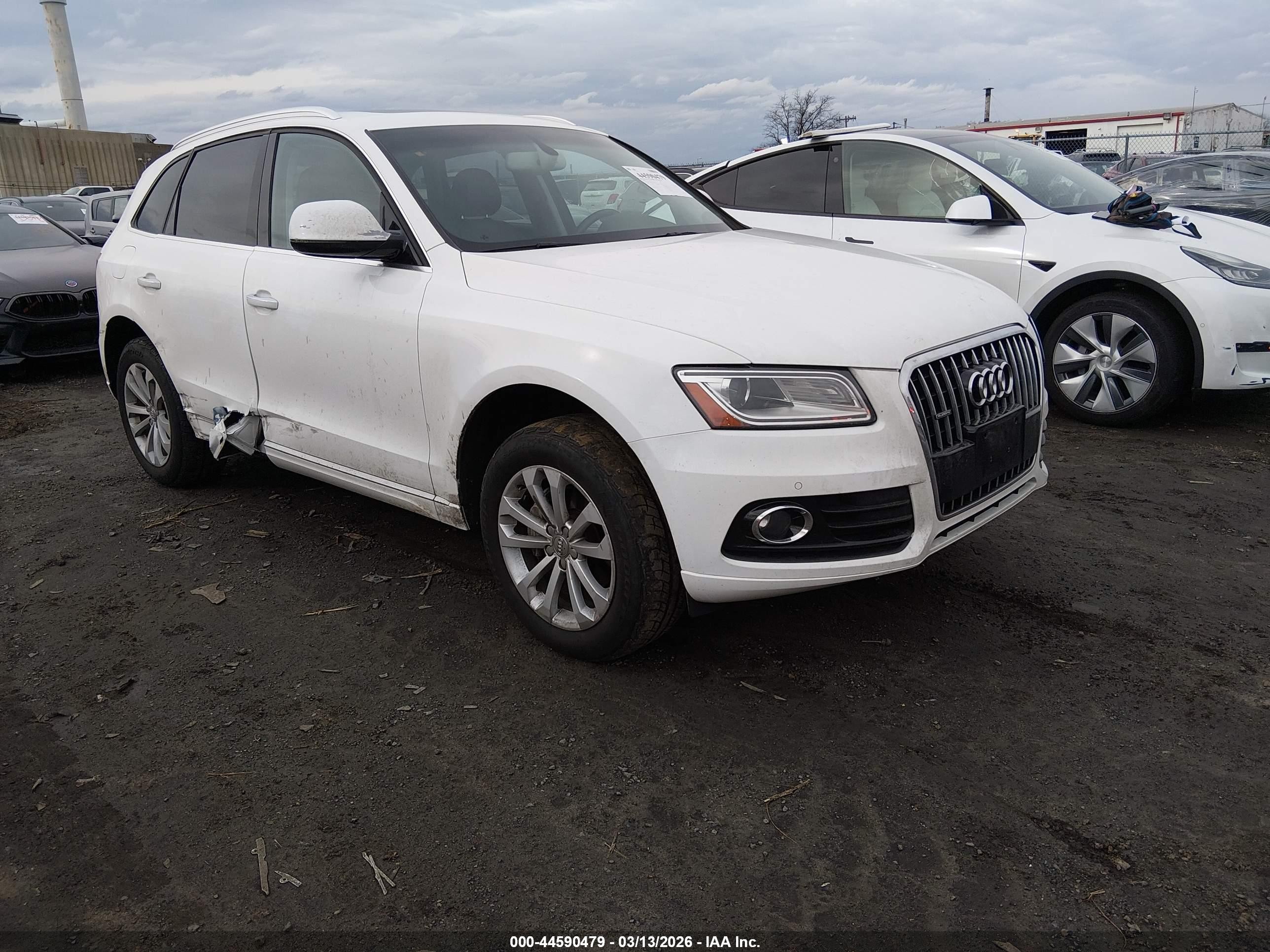 2016 Audi Q5 Premium Plus, VIN WA1L2AFP4GA105656 — Side