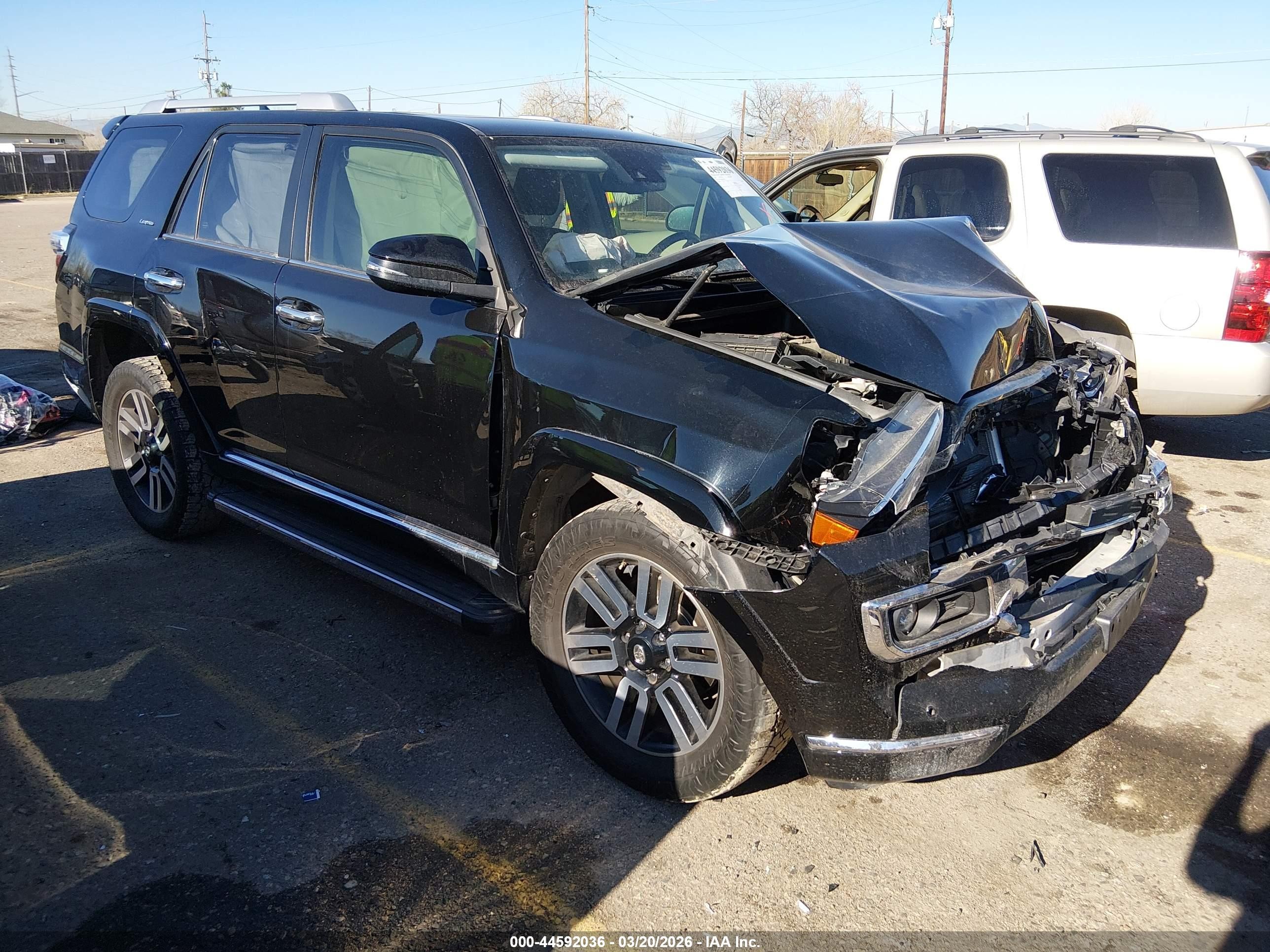 2021 Toyota 4Runner Limited, VIN JTEKU5JRXM5869085 — Front end