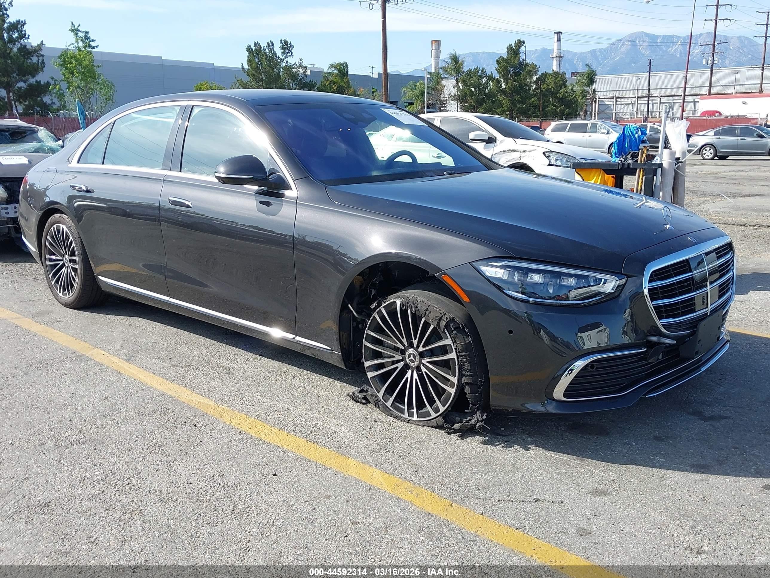 2024 Mercedes-Benz S 580e, VIN W1K6G6KB3RA301561 — Side