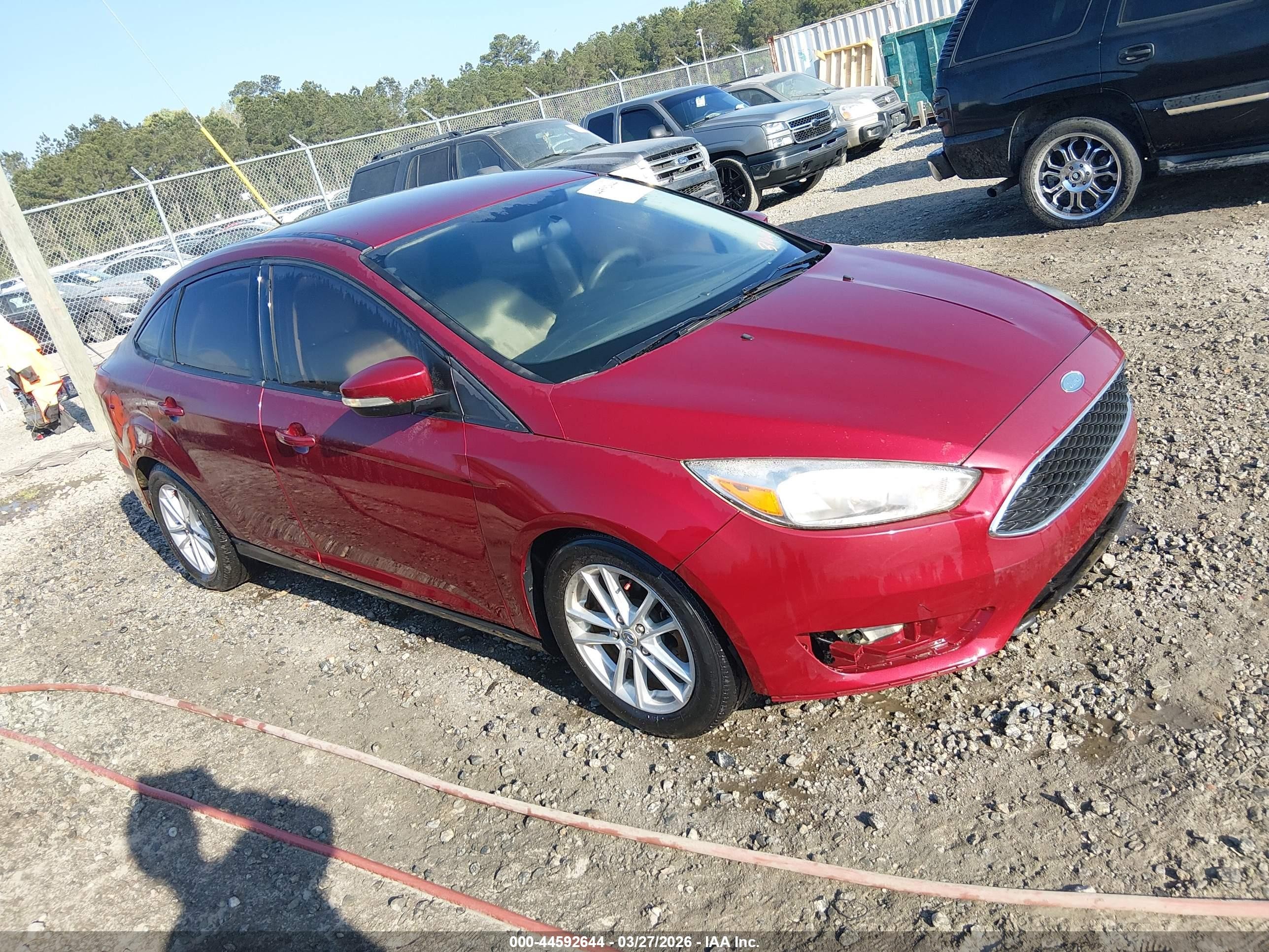 2017 Ford Focus SE, VIN 1FADP3F29HL229204 — Auction photo